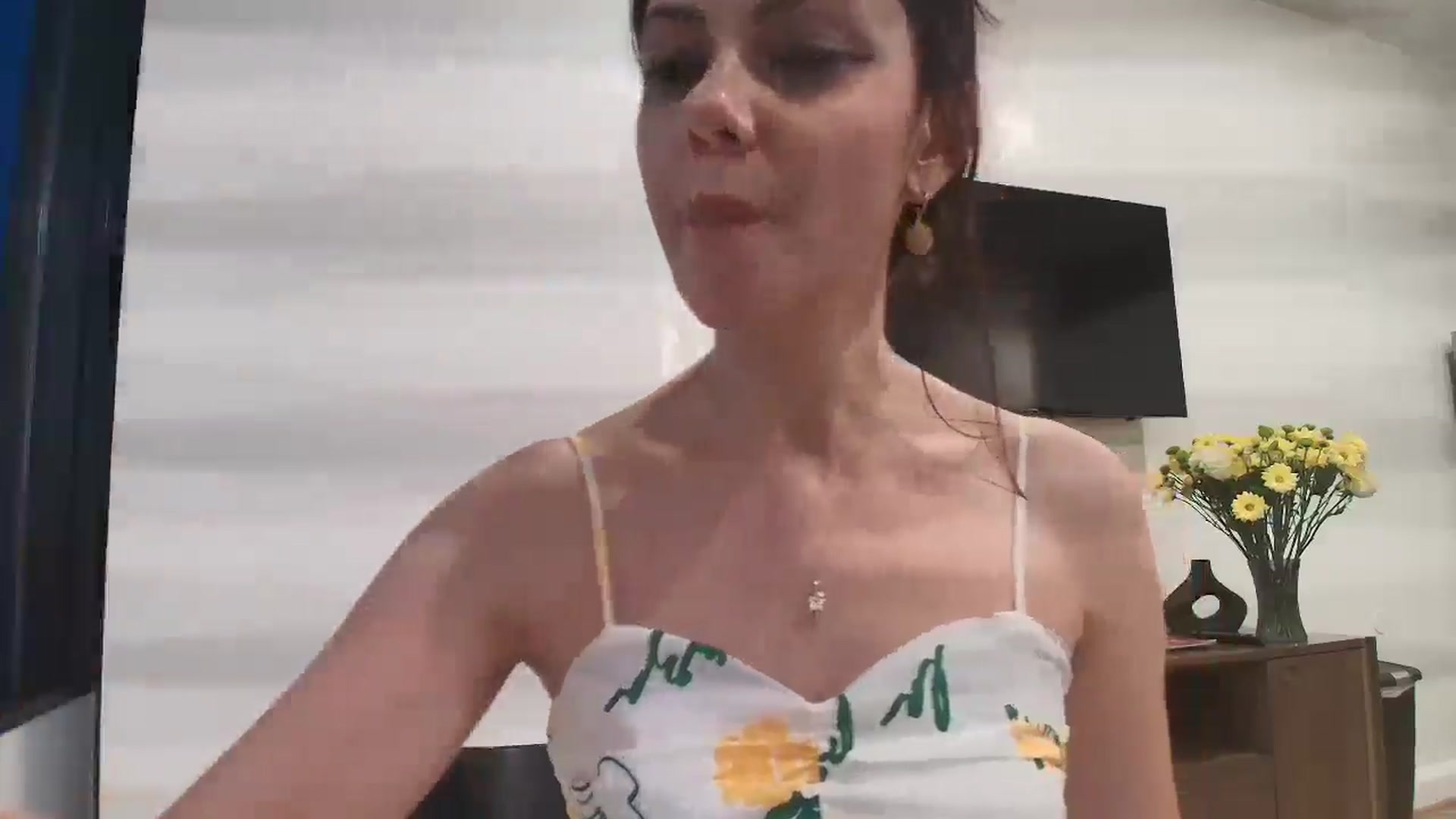 Gallery image thumbnail from MissAracely's myfreecams stream on, 08/08/2025, 02:50 image 2 of 20