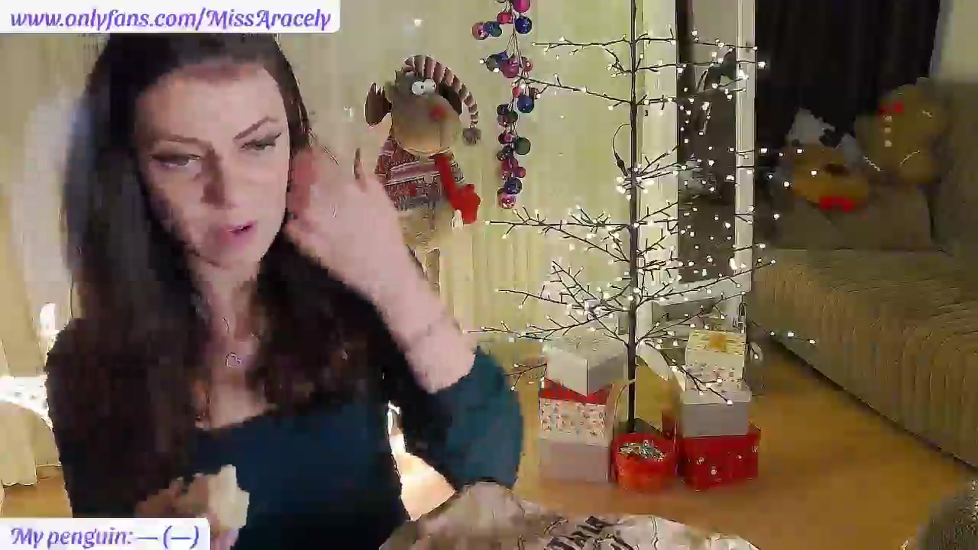 Gallery image thumbnail from MissAracely's myfreecams stream on, 12/14/2025, 20:23 image 13 of 20