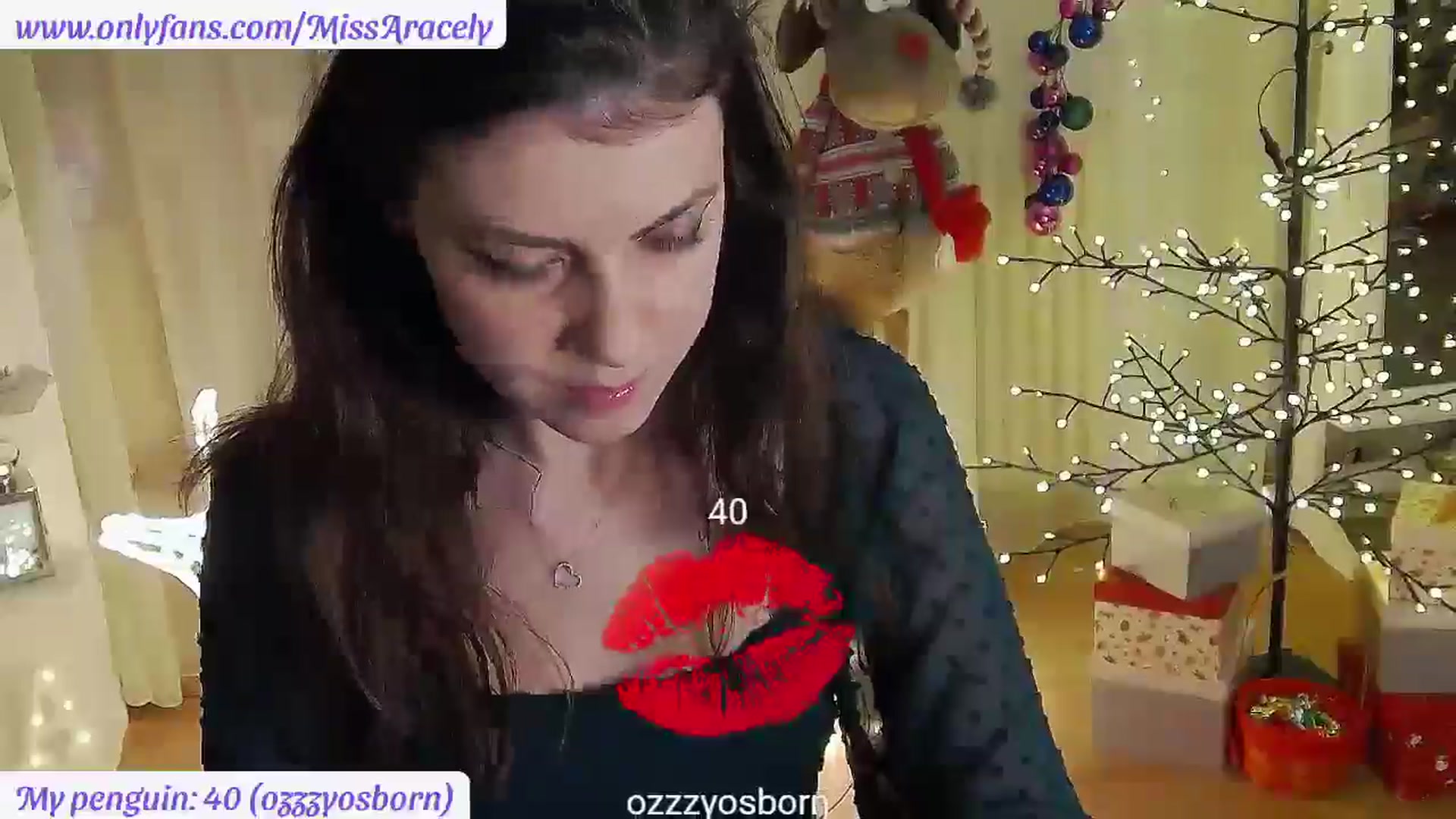 Gallery image thumbnail from MissAracely's myfreecams stream on, 12/14/2025, 20:23 image 15 of 20