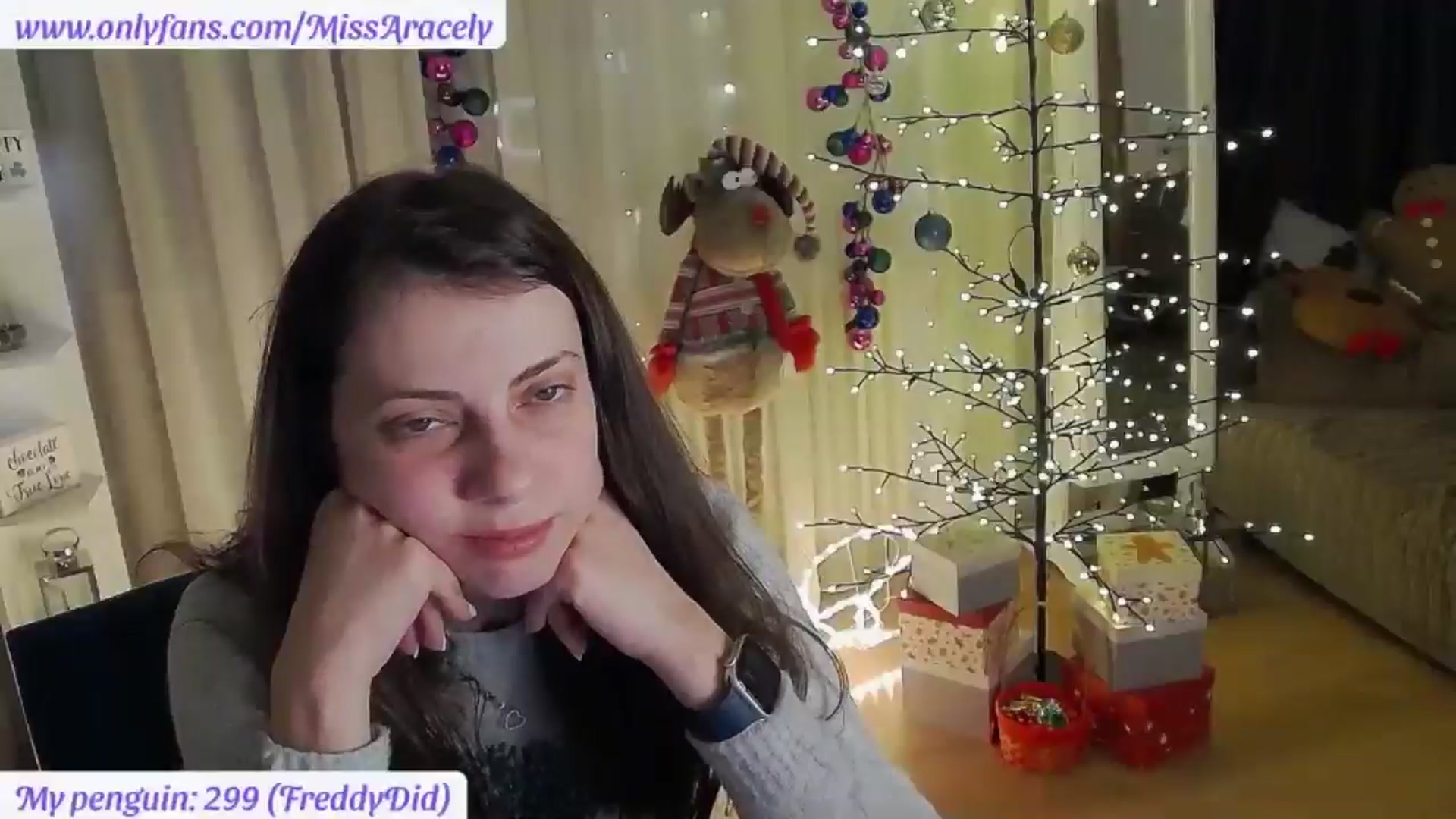 Gallery image thumbnail from MissAracely's myfreecams stream on, 12/16/2025, 22:43 image 19 of 20