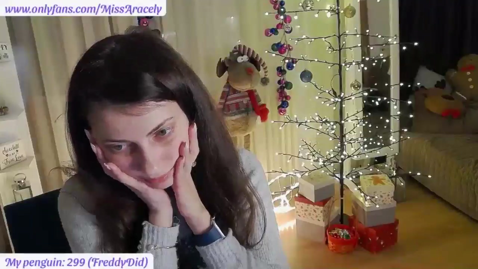 Gallery image thumbnail from MissAracely's myfreecams stream on, 12/16/2025, 22:43 image 18 of 20