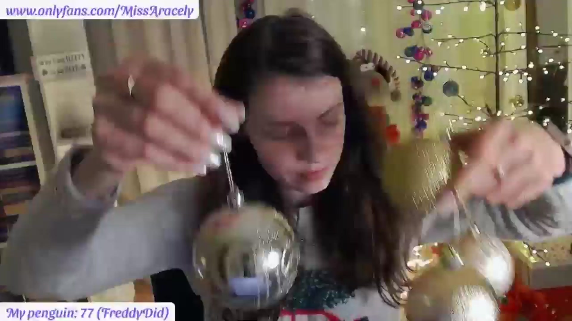 Gallery image thumbnail from MissAracely's myfreecams stream on, 12/16/2025, 22:43 image 1 of 20