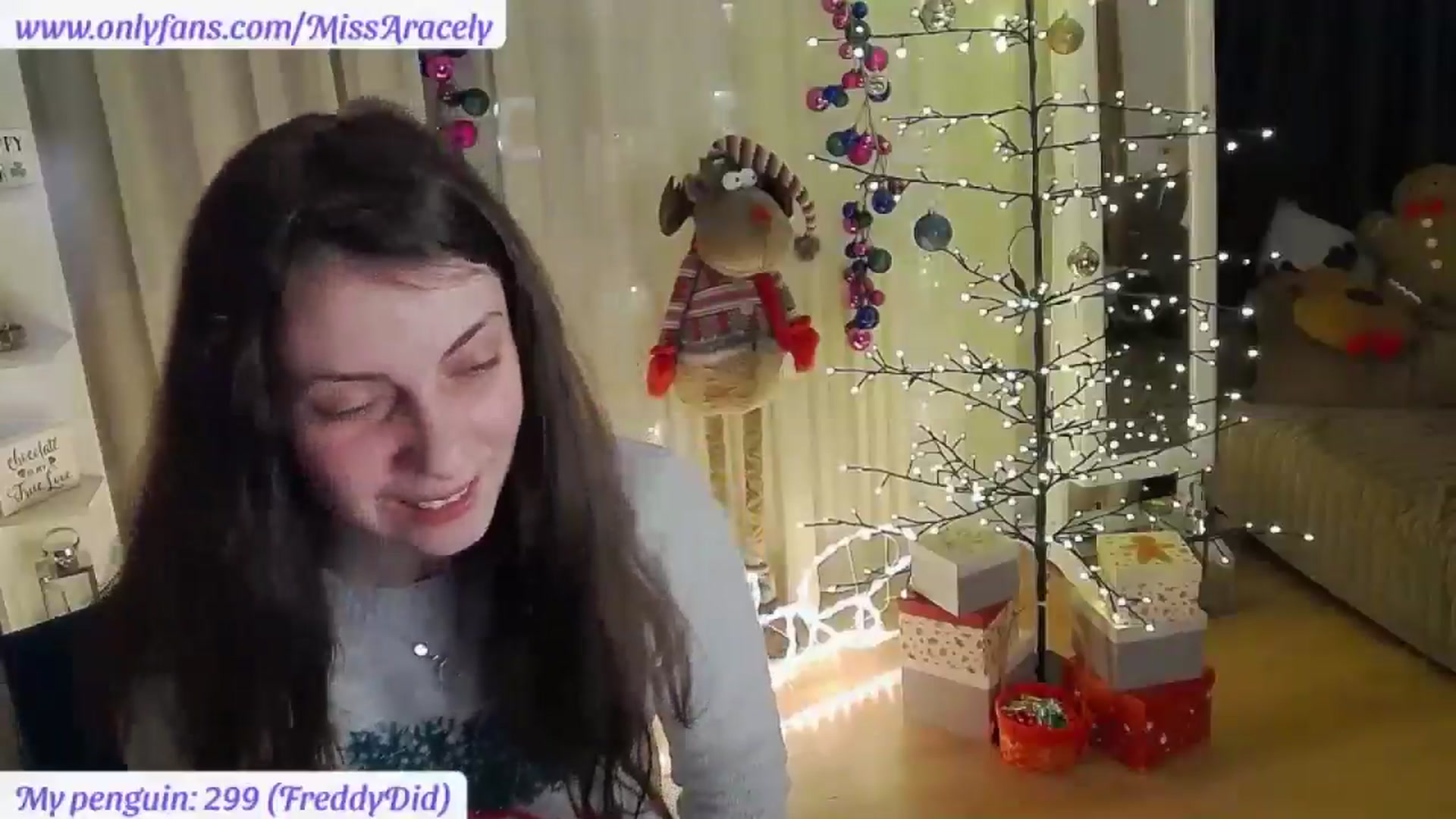 Gallery image thumbnail from MissAracely's myfreecams stream on, 12/16/2025, 22:43 image 14 of 20