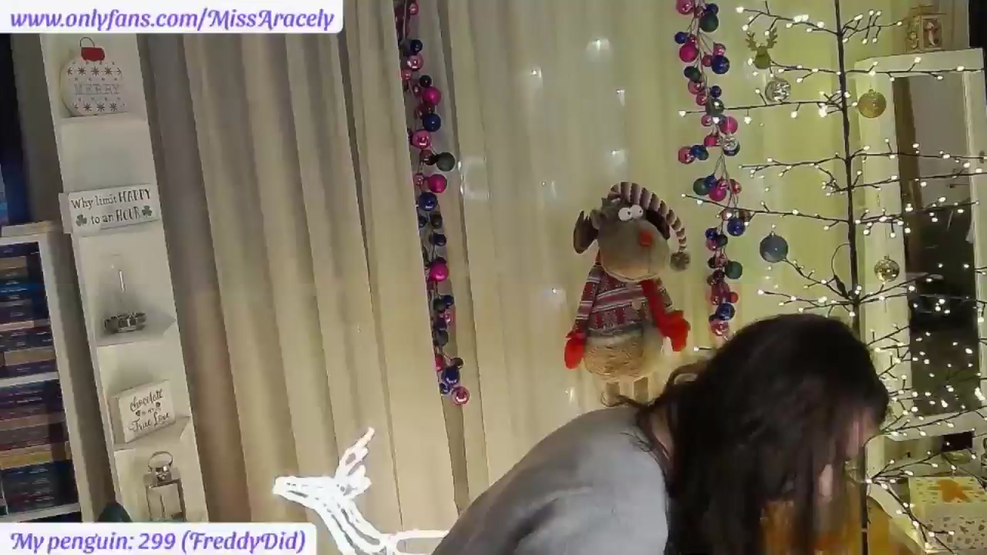 Gallery image thumbnail from MissAracely's myfreecams stream on, 12/16/2025, 22:43 image 3 of 20