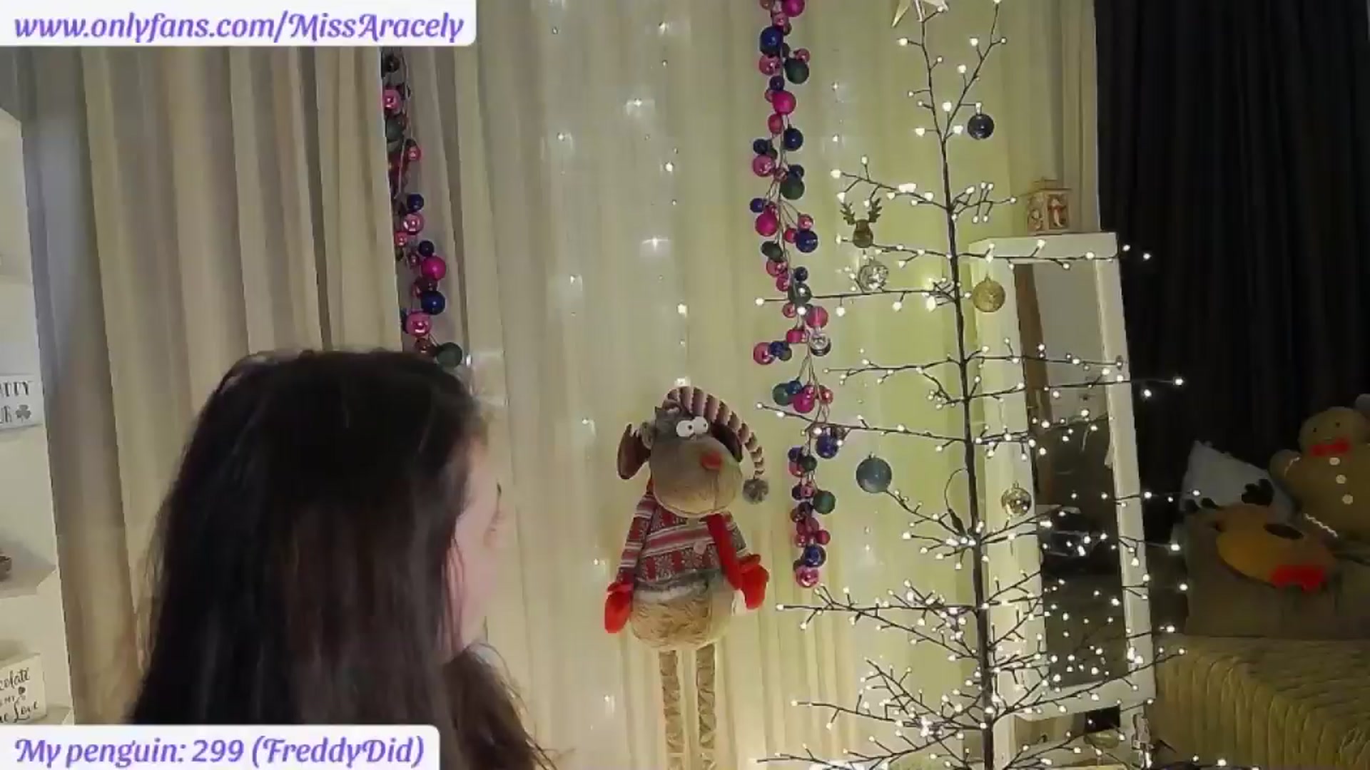 Gallery image thumbnail from MissAracely's myfreecams stream on, 12/16/2025, 22:43 image 6 of 20