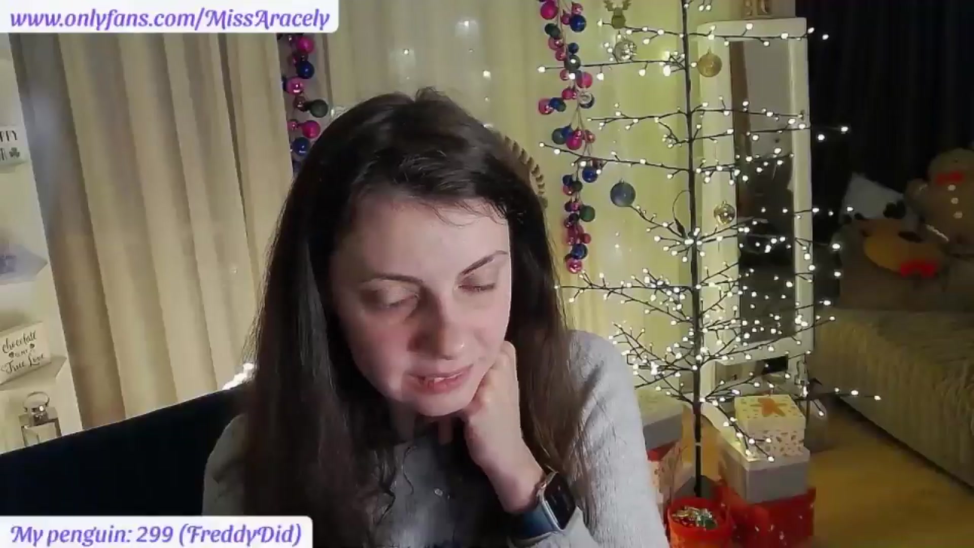 Gallery image thumbnail from MissAracely's myfreecams stream on, 12/16/2025, 22:59 image 6 of 20