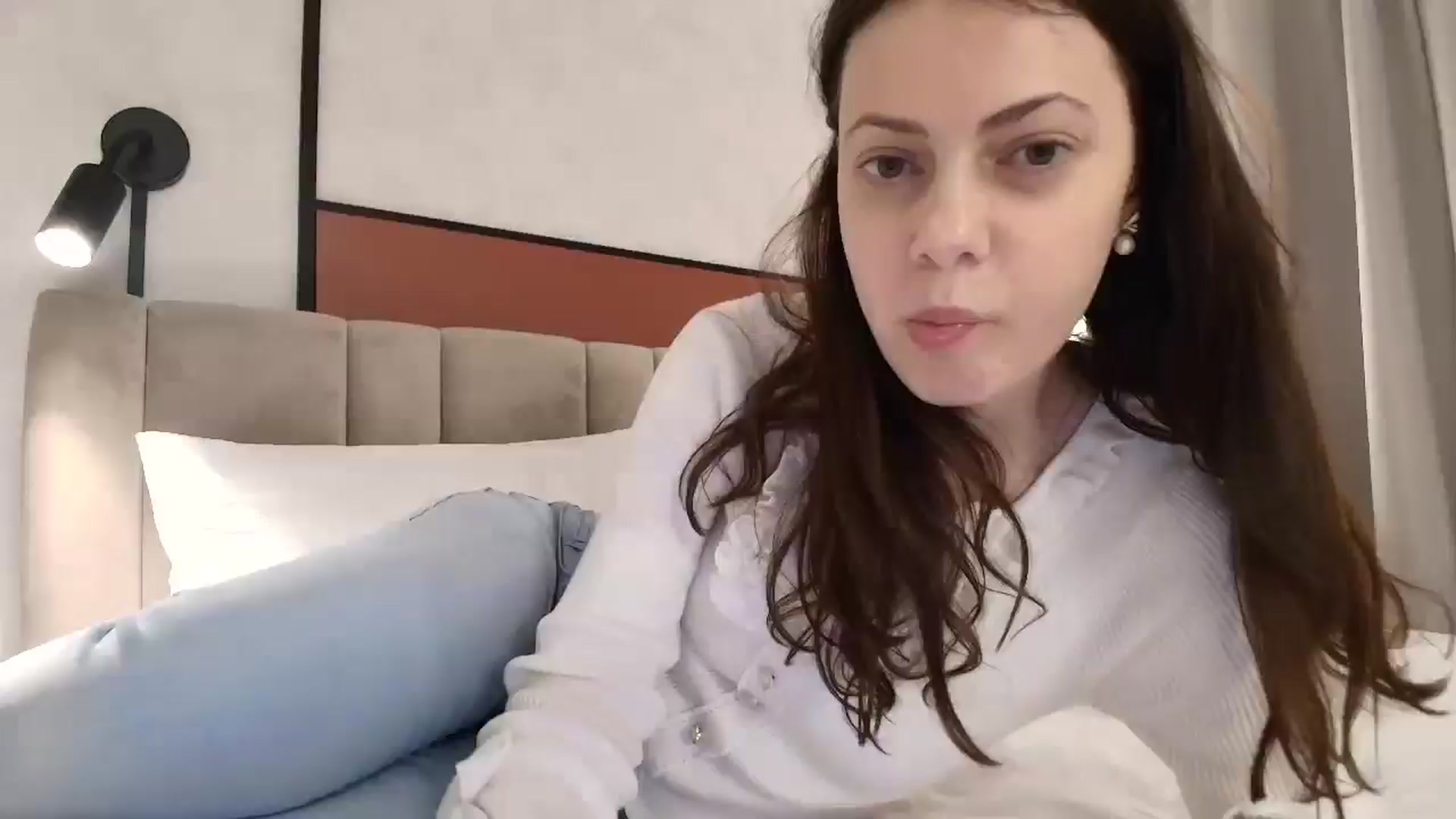Gallery image thumbnail from MissAracely's myfreecams stream on, 12/19/2025, 21:21 image 9 of 20