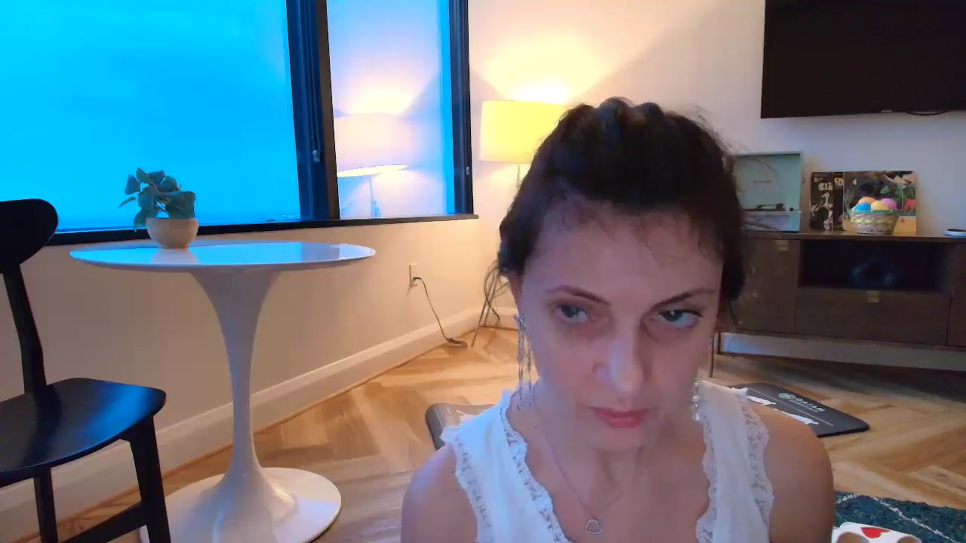 Gallery image thumbnail from MissAracely's myfreecams stream on, 04/16/2026, 24:03 image 19 of 20