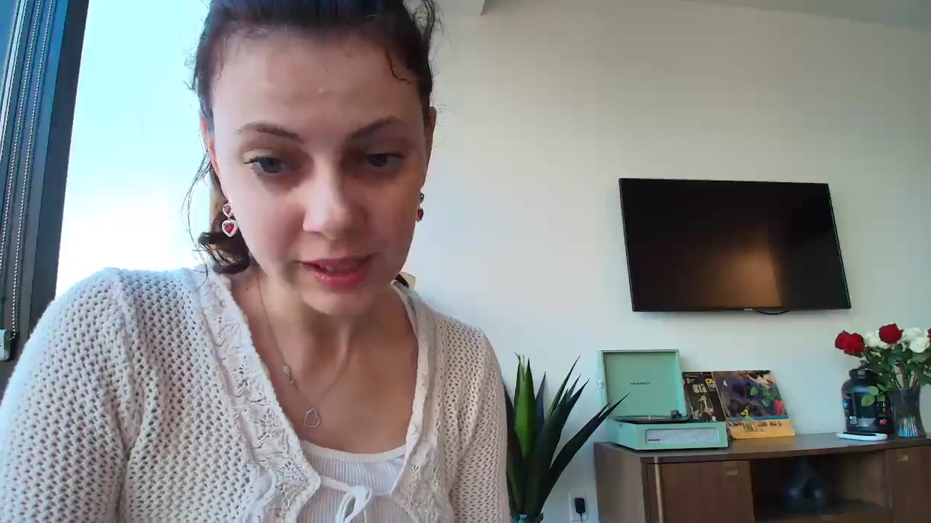 Gallery image thumbnail from MissAracely's myfreecams stream on, 04/23/2026, 24:45 image 17 of 20