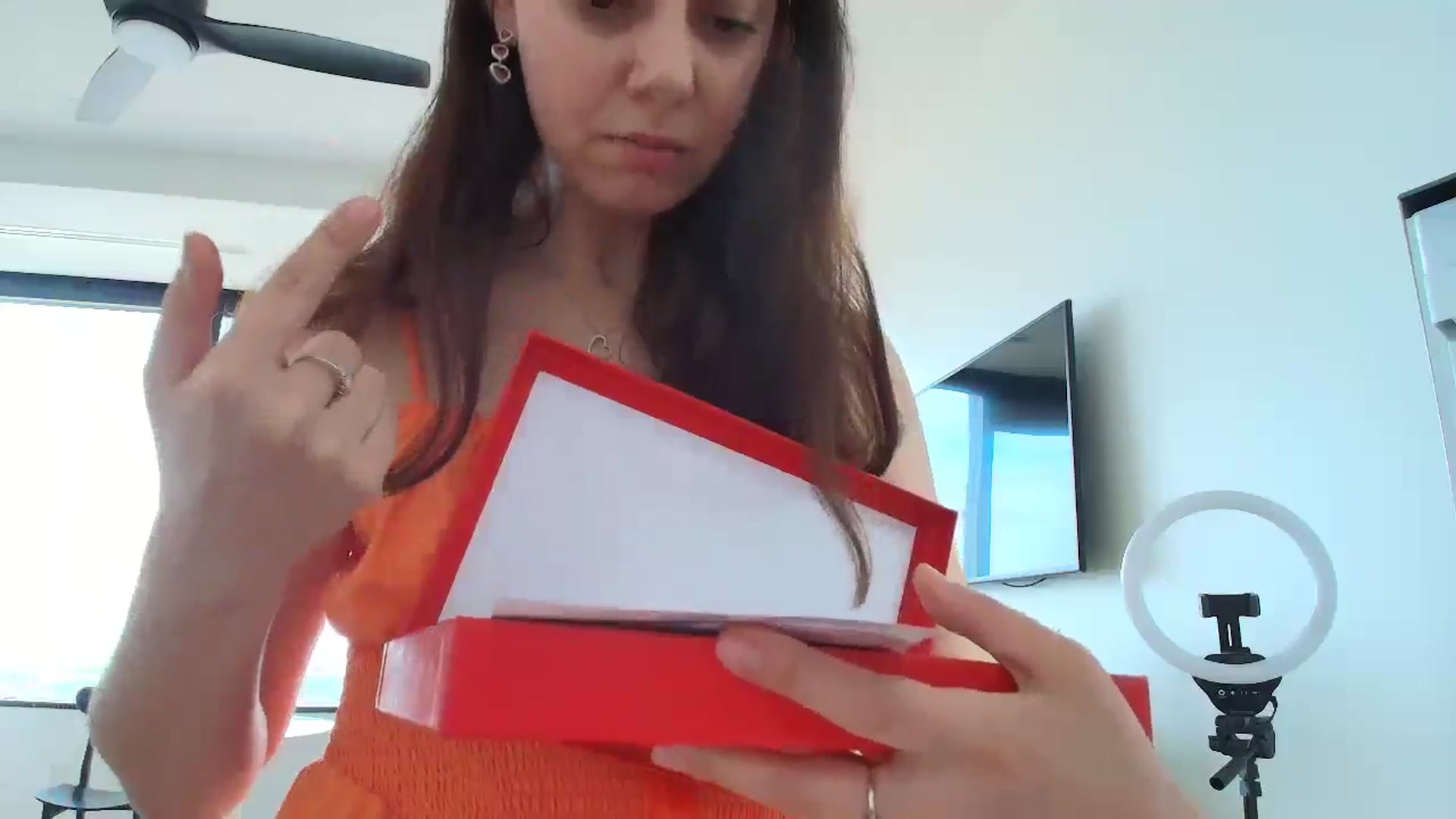 Gallery image thumbnail from MissAracely's myfreecams stream on, 05/05/2026, 24:15 image 6 of 20