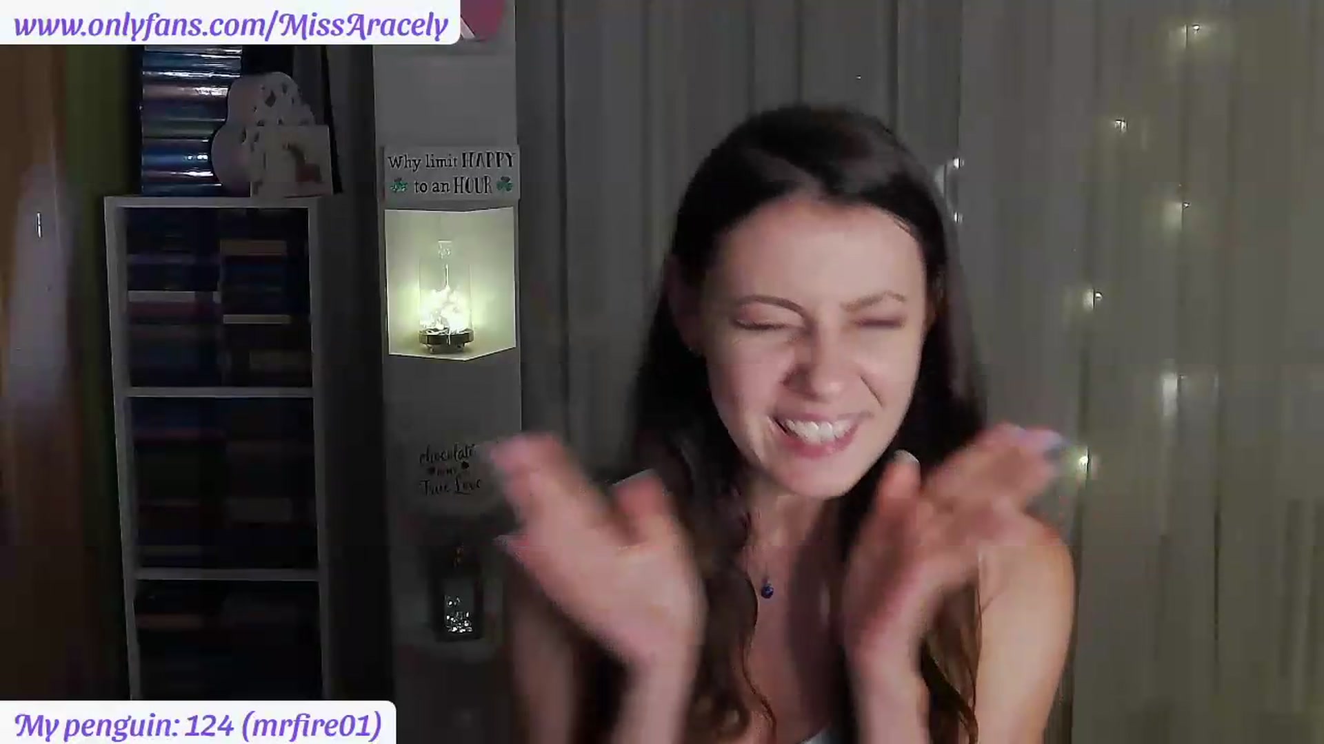 Gallery image thumbnail from MissAracely's myfreecams stream on, 07/16/2026, 21:42 image 9 of 20
