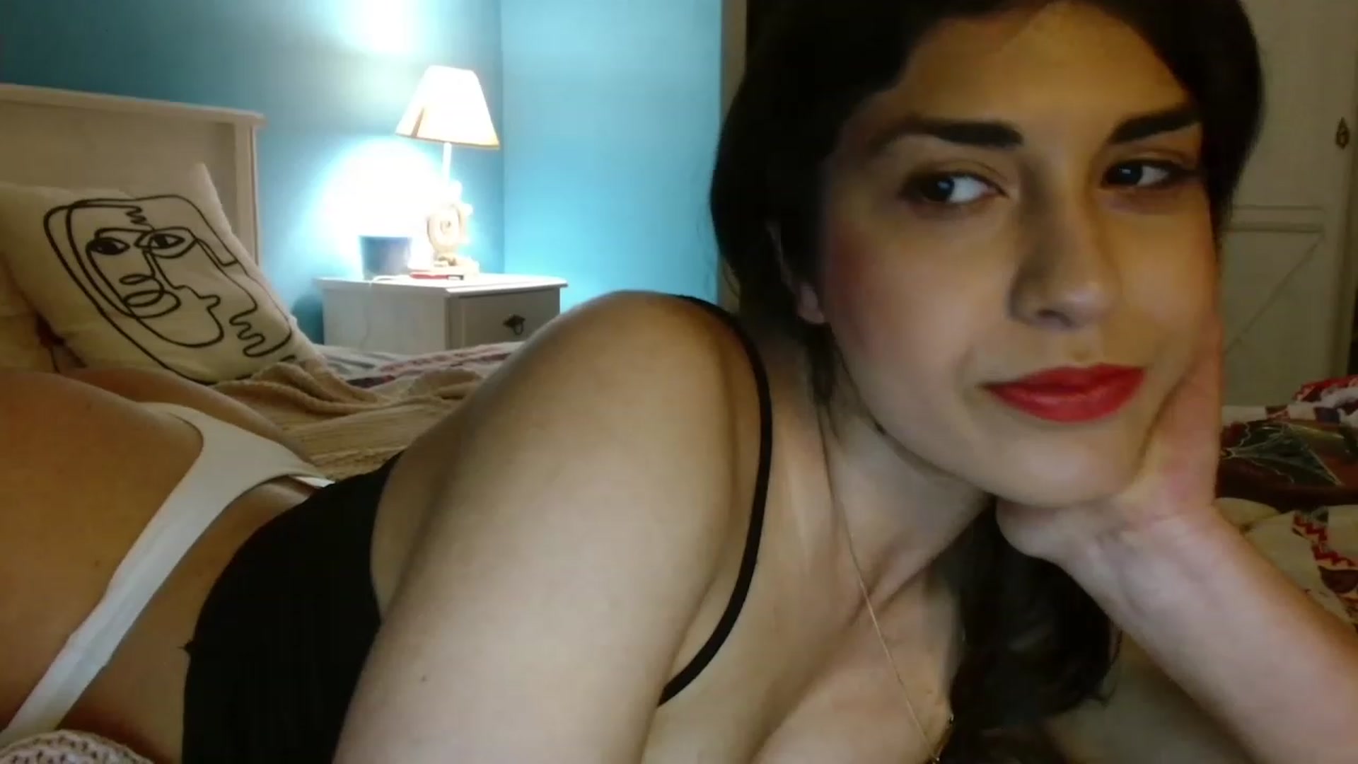 Gallery image thumbnail from MissArmenia's myfreecams stream on, 05/03/2023, 19:14 image 16 of 20