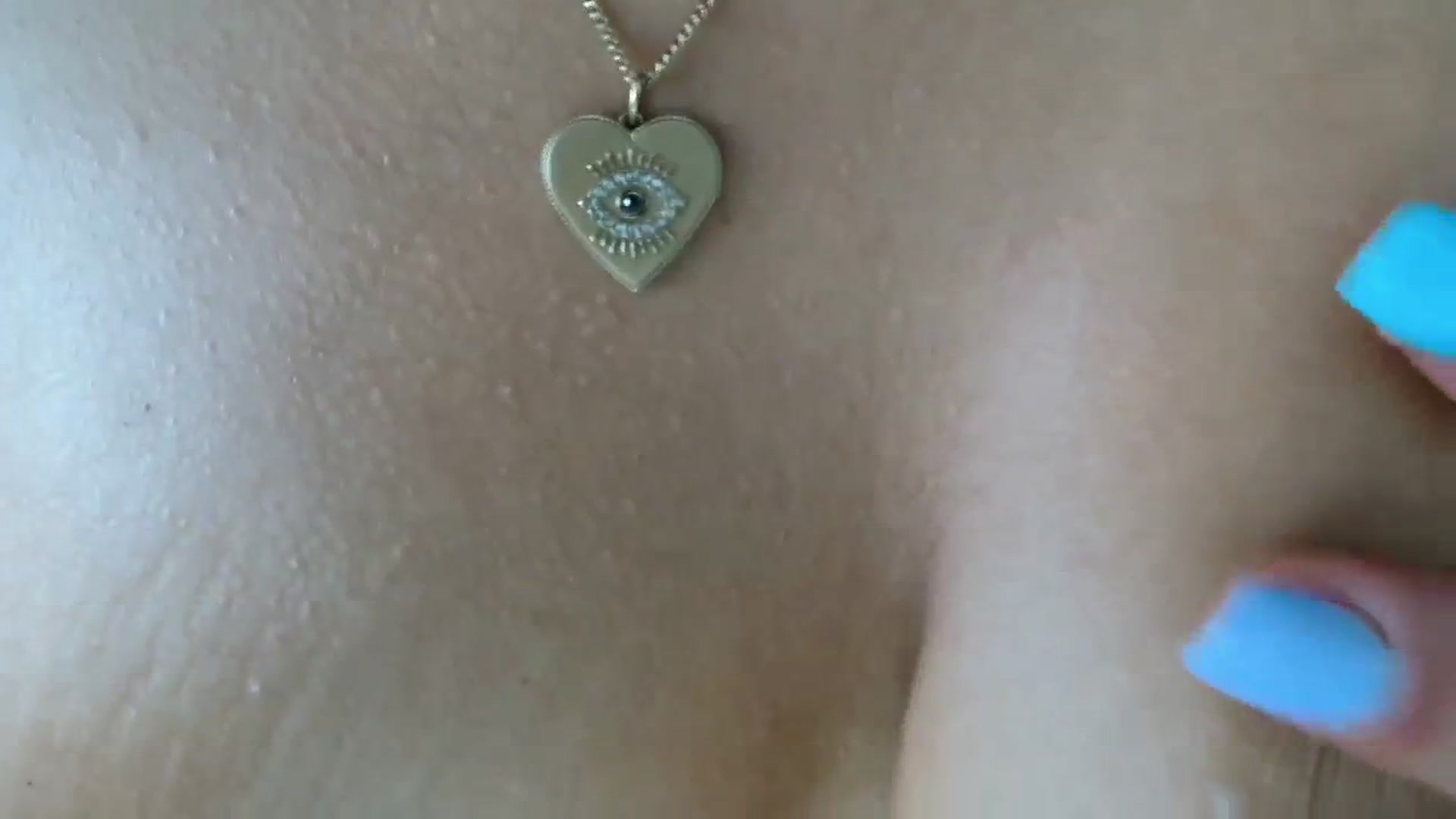 Gallery image thumbnail from MissArmenia's myfreecams stream on, 08/01/2023, 11:14 image 4 of 20