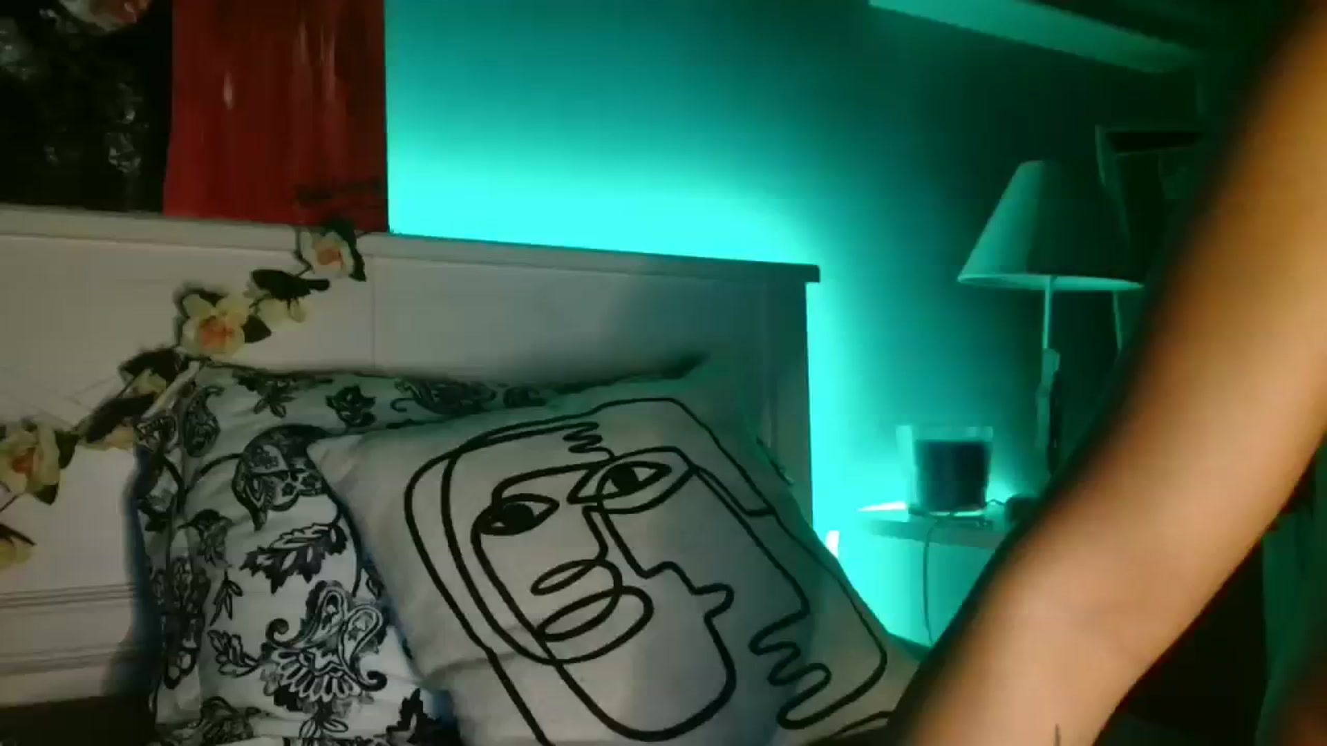 Gallery image thumbnail from MissArmenia's myfreecams stream on, 08/05/2023, 22:23 image 1 of 20