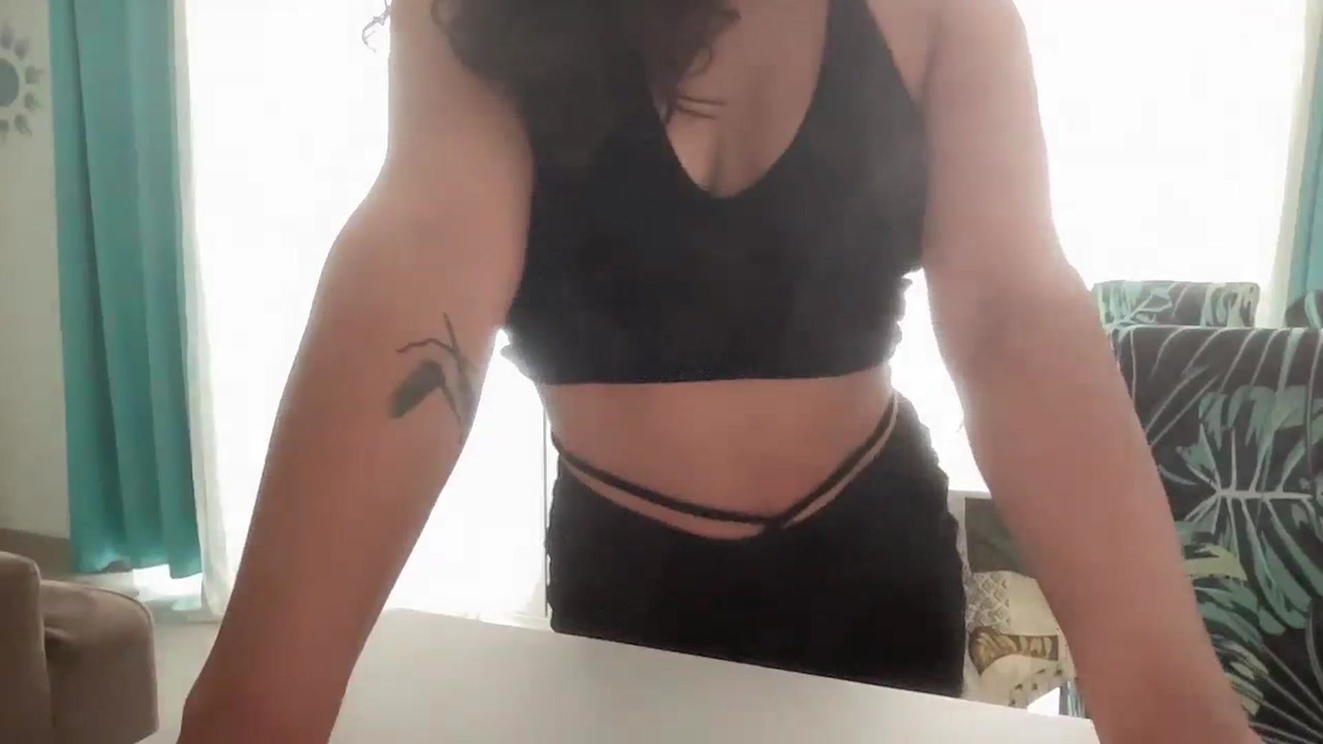 Gallery image thumbnail from MissArmenia's myfreecams stream on, 09/24/2023, 11:13 image 17 of 20