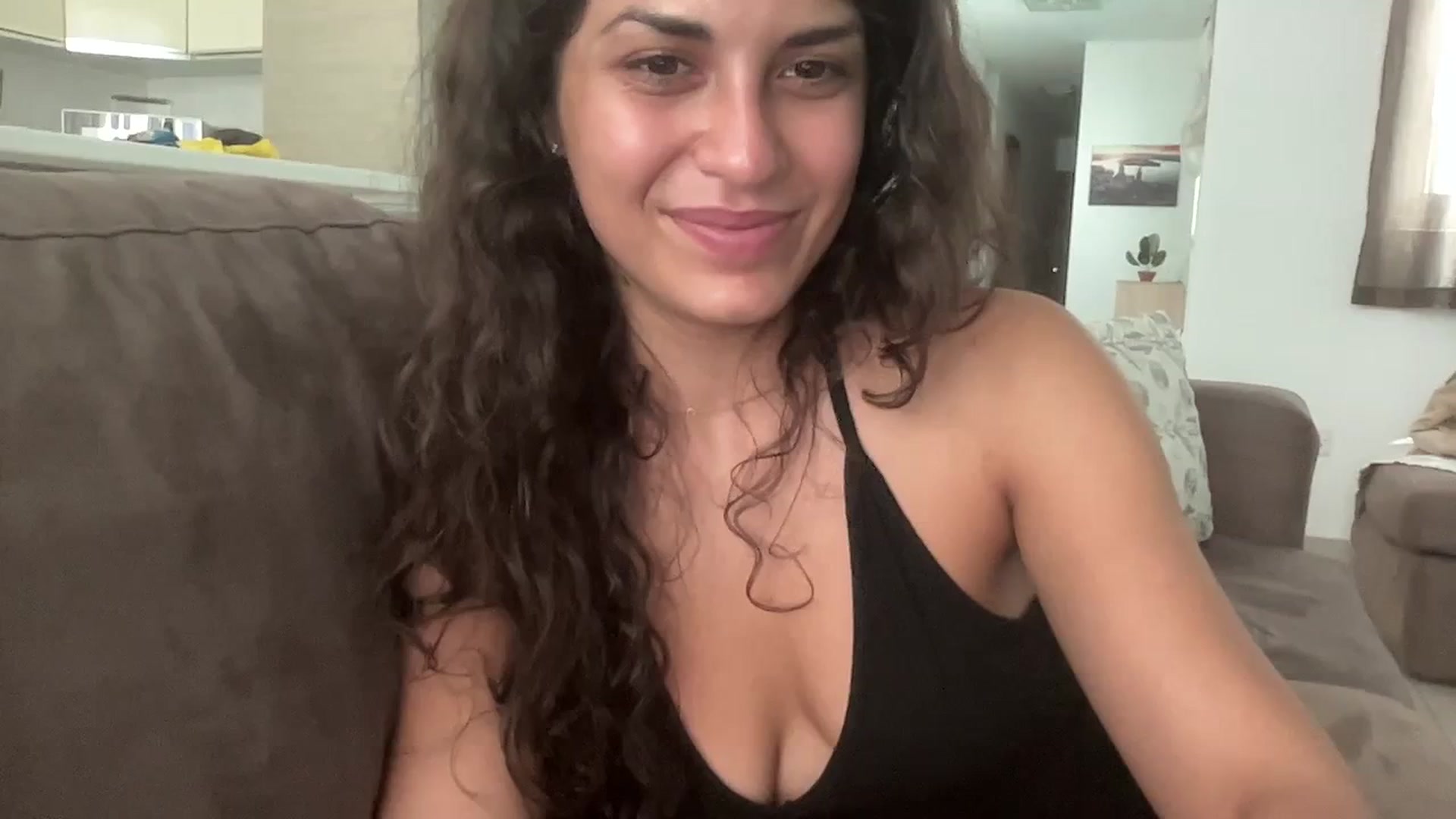 Gallery image thumbnail from MissArmenia's myfreecams stream on, 09/24/2023, 11:46 image 10 of 20