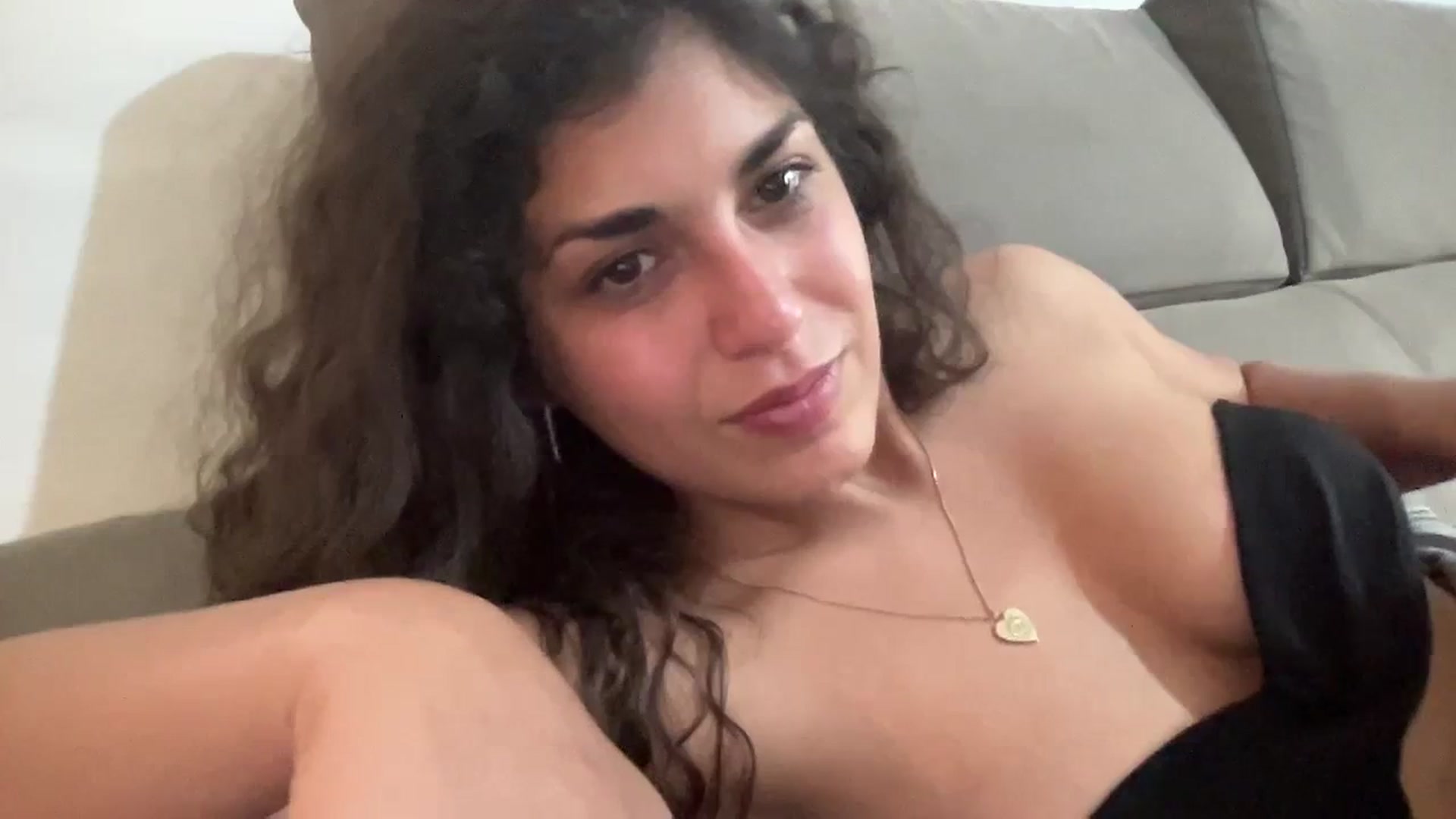 Gallery image thumbnail from MissArmenia's myfreecams stream on, 09/27/2023, 15:39 image 6 of 20