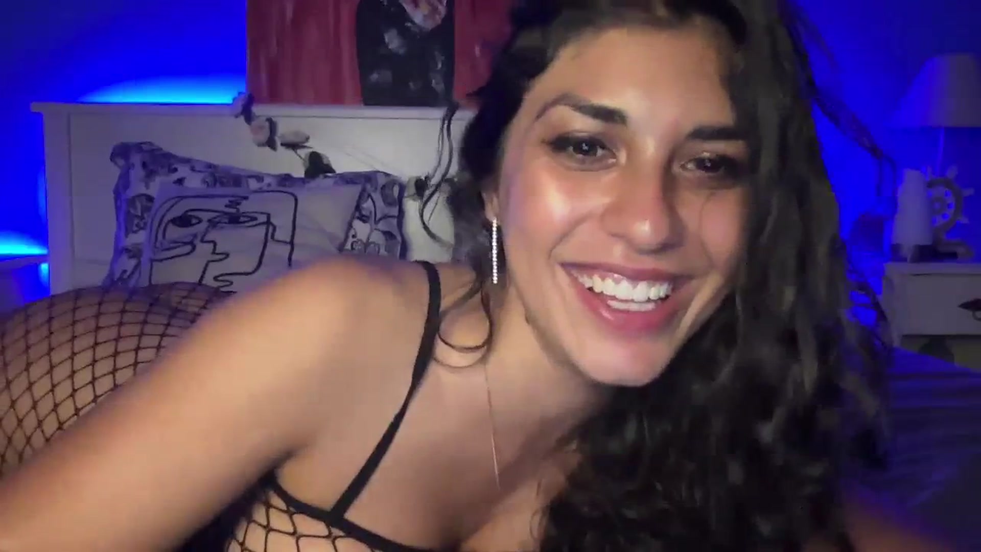 Gallery image thumbnail from MissArmenia's myfreecams stream on, 10/02/2023, 17:56 image 6 of 20