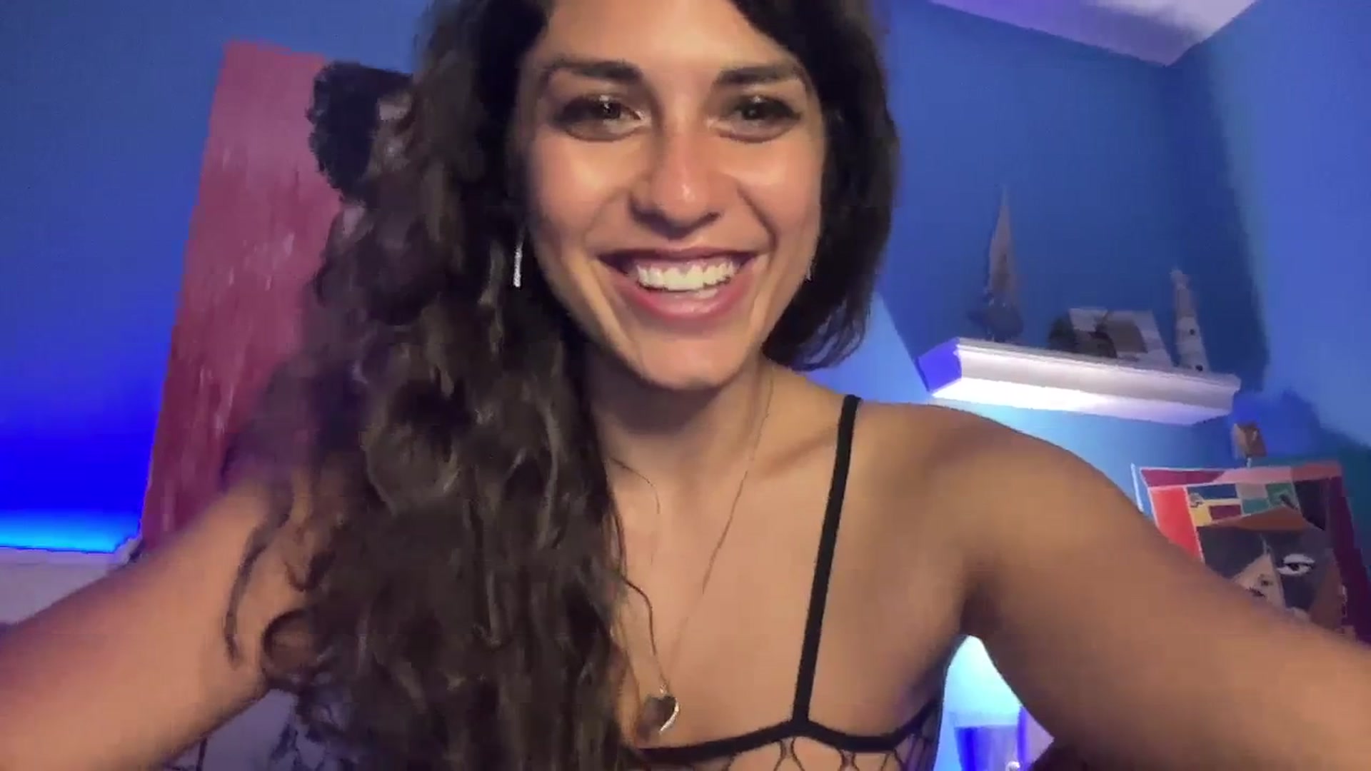 Gallery image thumbnail from MissArmenia's myfreecams stream on, 10/03/2023, 20:42 image 14 of 20
