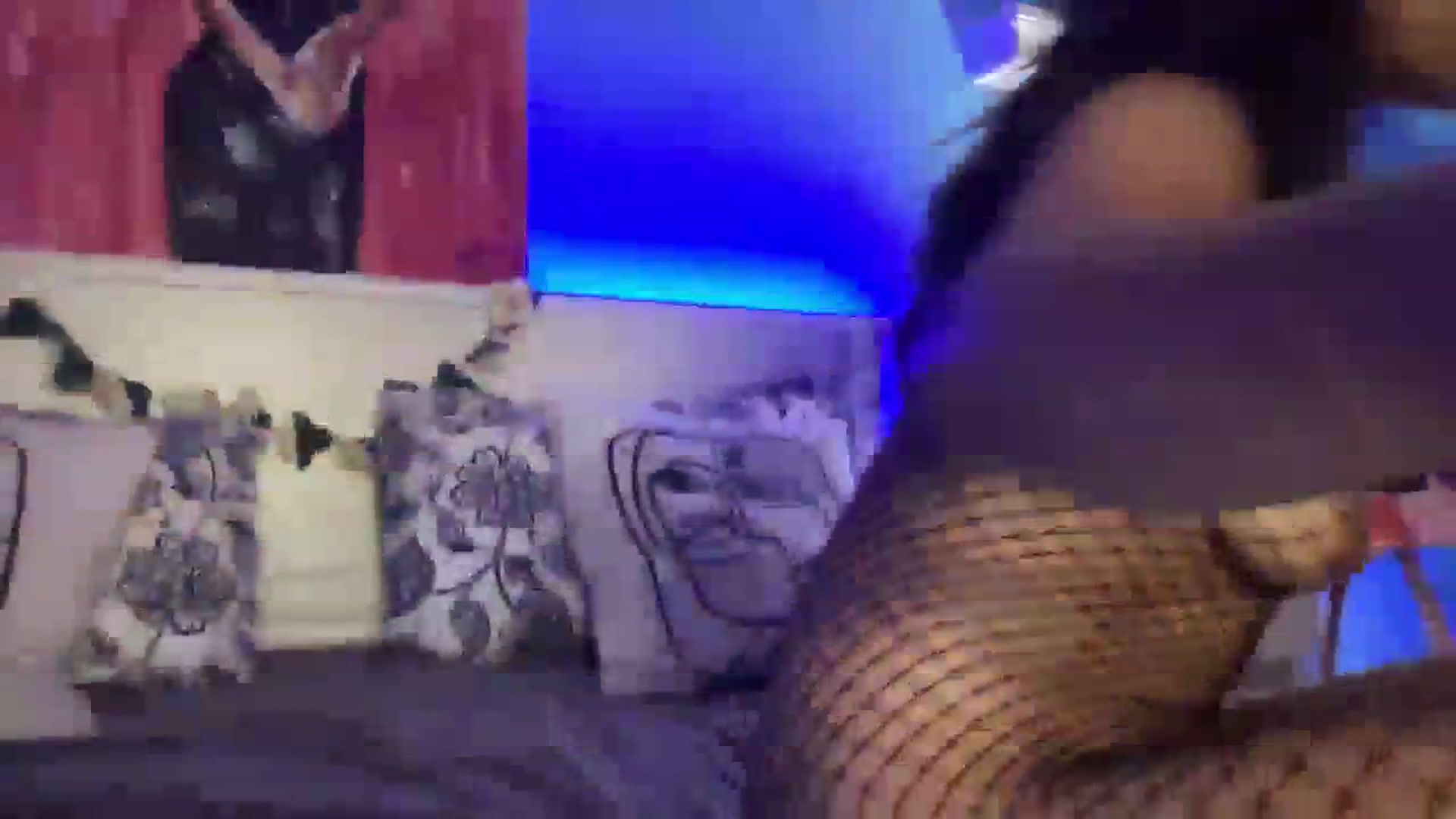 Gallery image thumbnail from MissArmenia's myfreecams stream on, 10/03/2023, 20:59 image 2 of 20