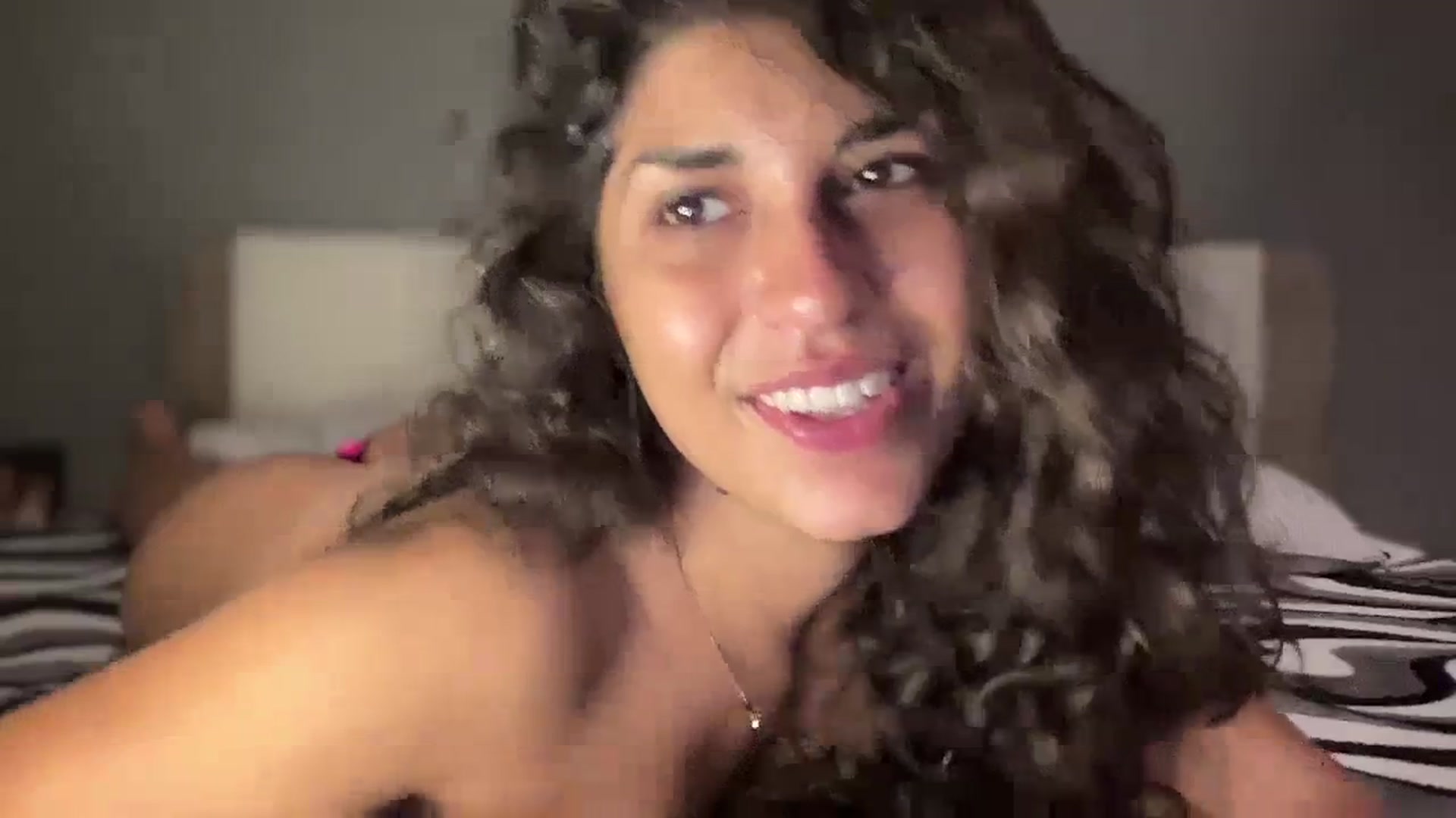 Gallery image thumbnail from MissArmenia's myfreecams stream on, 10/04/2023, 21:54 image 20 of 20