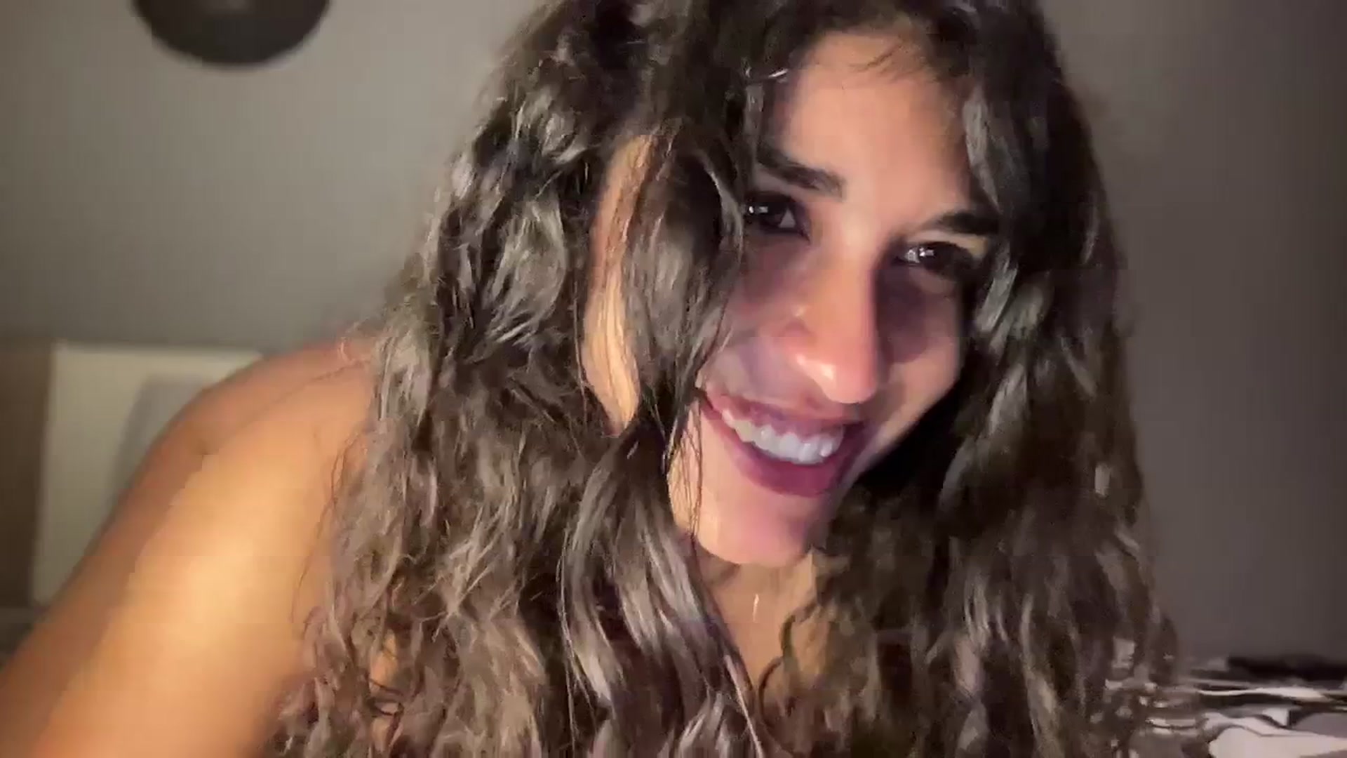 Gallery image thumbnail from MissArmenia's myfreecams stream on, 10/05/2023, 24:20 image 2 of 20