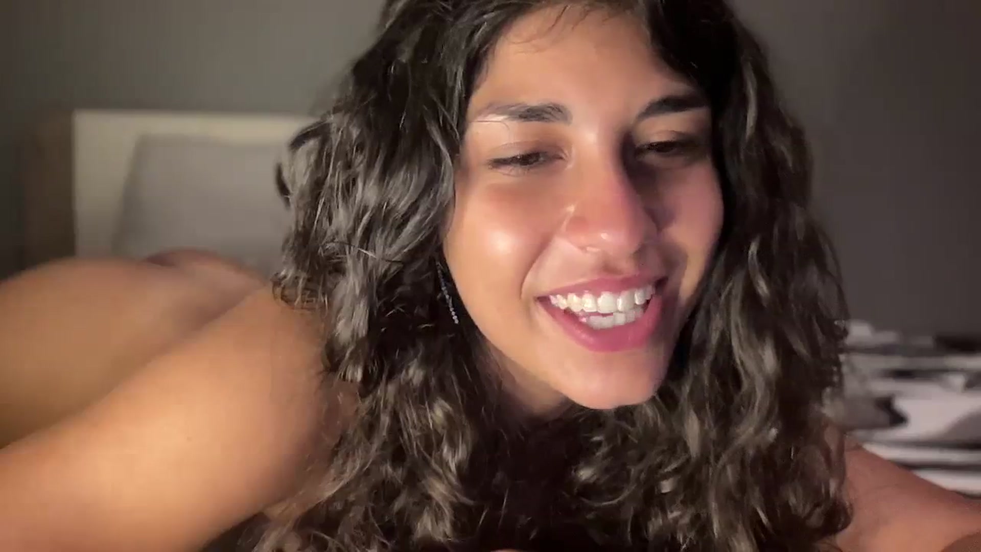 Gallery image thumbnail from MissArmenia's myfreecams stream on, 10/05/2023, 24:20 image 12 of 20