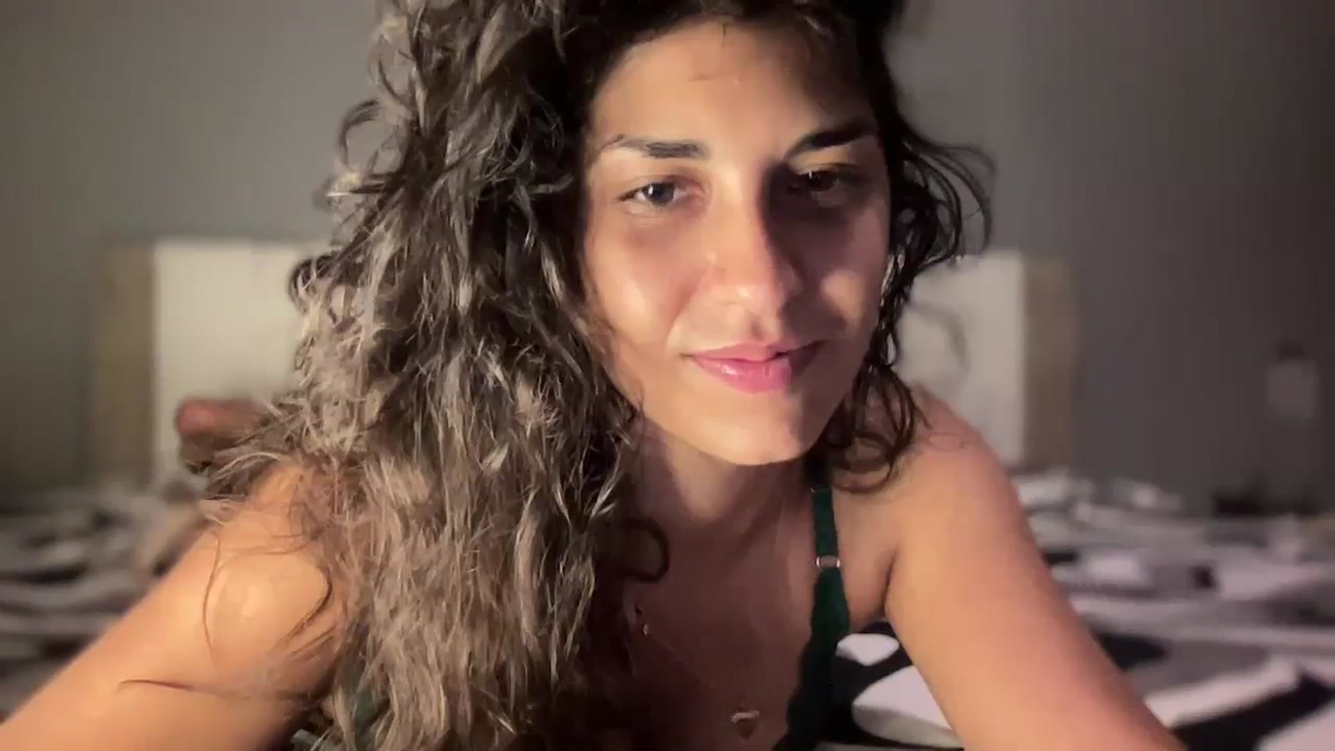 Gallery image thumbnail from MissArmenia's myfreecams stream on, 10/06/2023, 17:38 image 3 of 20