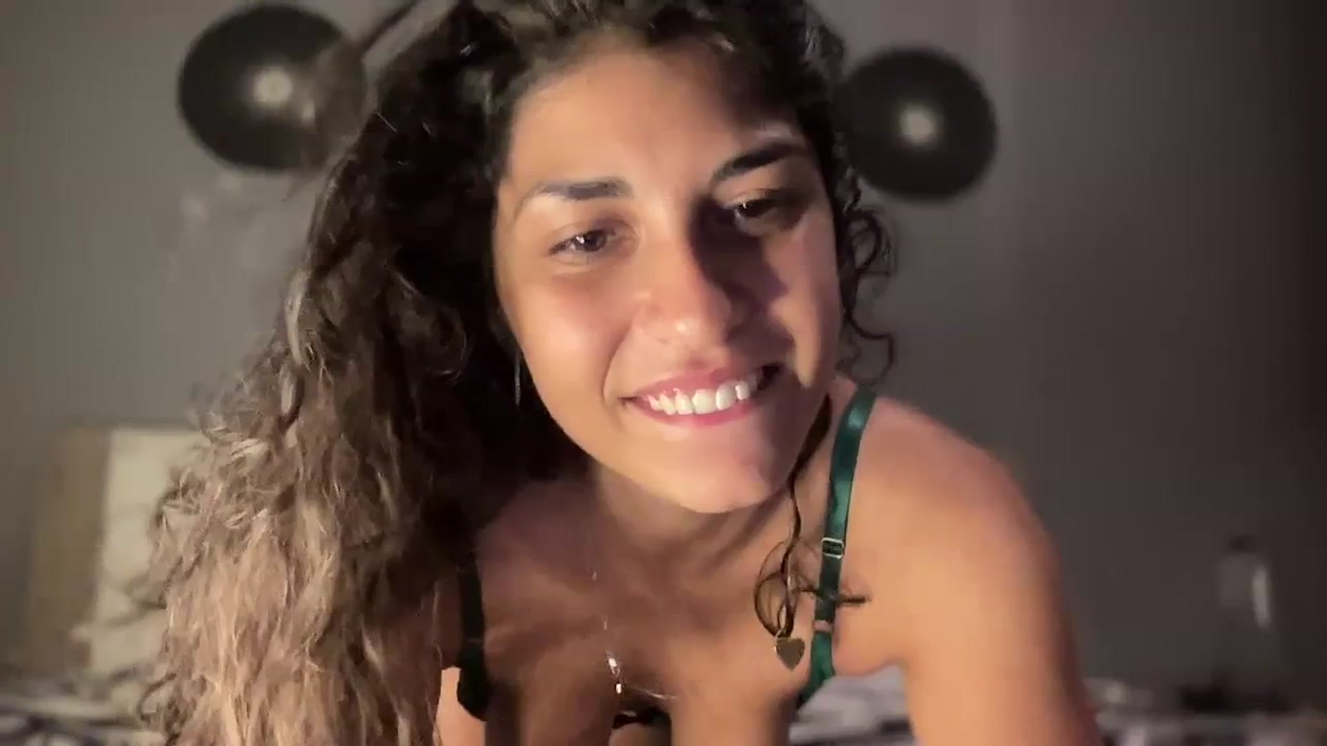 Gallery image thumbnail from MissArmenia's myfreecams stream on, 10/06/2023, 17:38 image 12 of 20