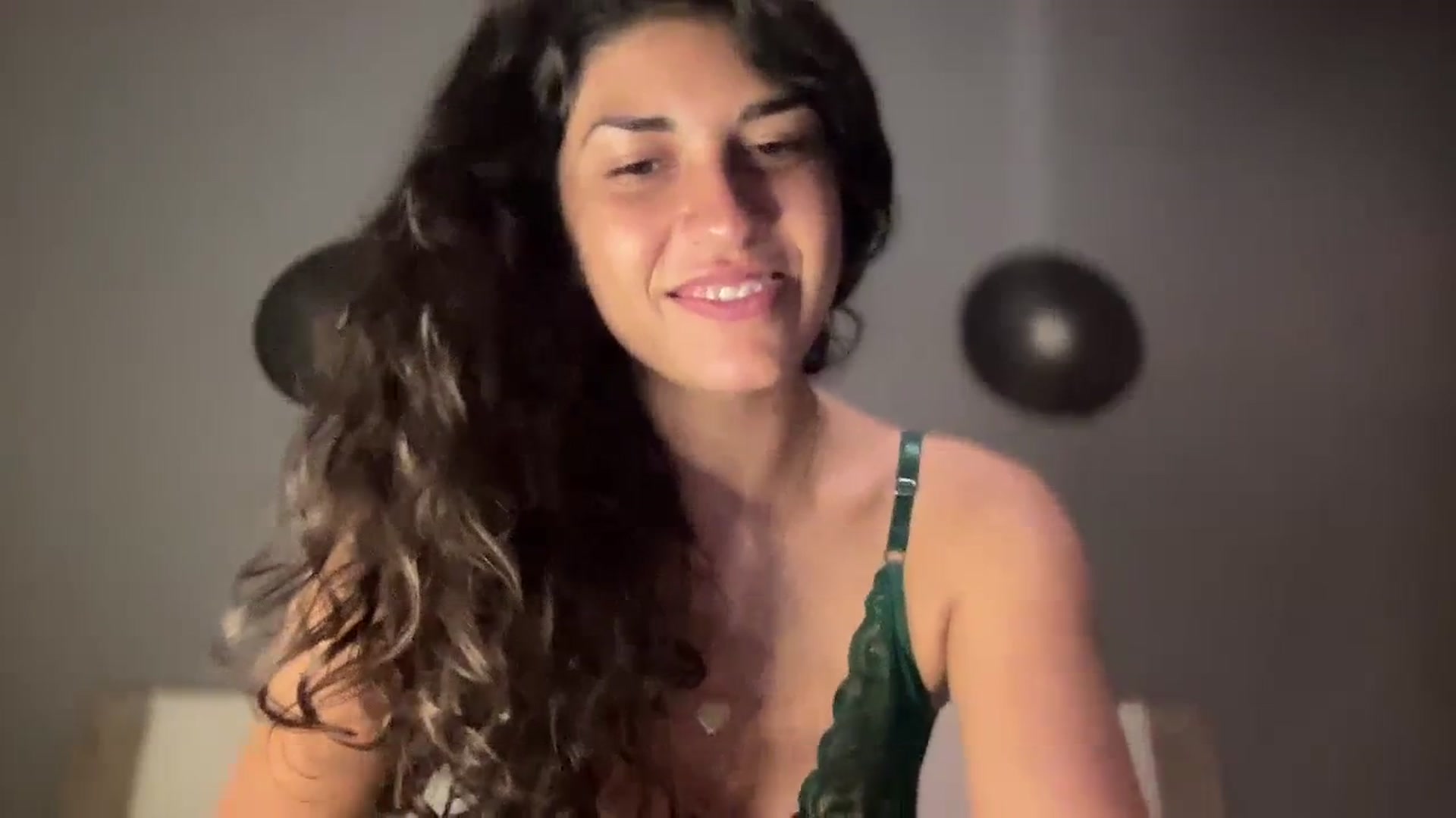 Gallery image thumbnail from MissArmenia's myfreecams stream on, 10/06/2023, 21:05 image 9 of 20