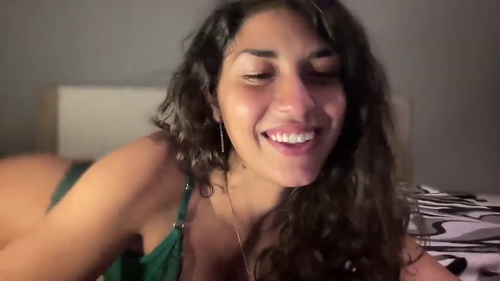 Gallery image thumbnail from MissArmenia's myfreecams stream on, 10/06/2023, 21:05 image 16 of 20