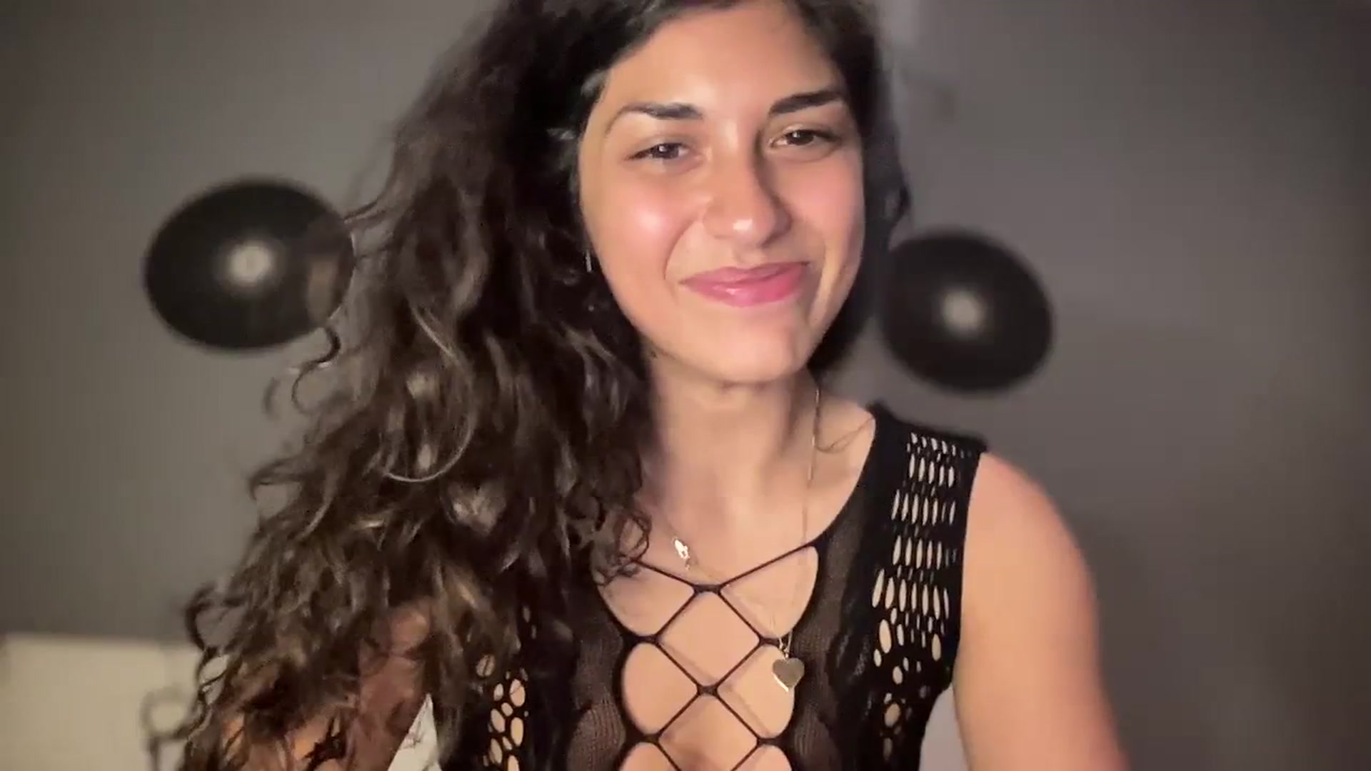 Gallery image thumbnail from MissArmenia's myfreecams stream on, 10/07/2023, 22:09 image 9 of 20