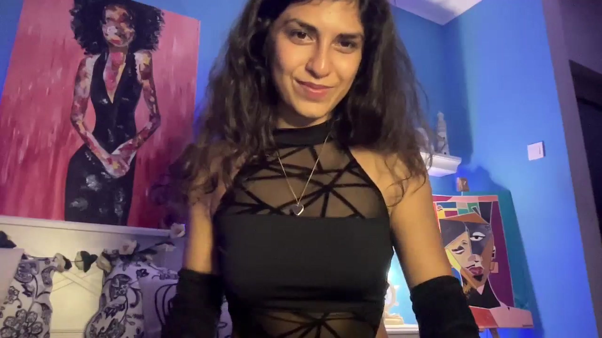 Gallery image thumbnail from MissArmenia's myfreecams stream on, 10/08/2023, 19:02 image 20 of 20