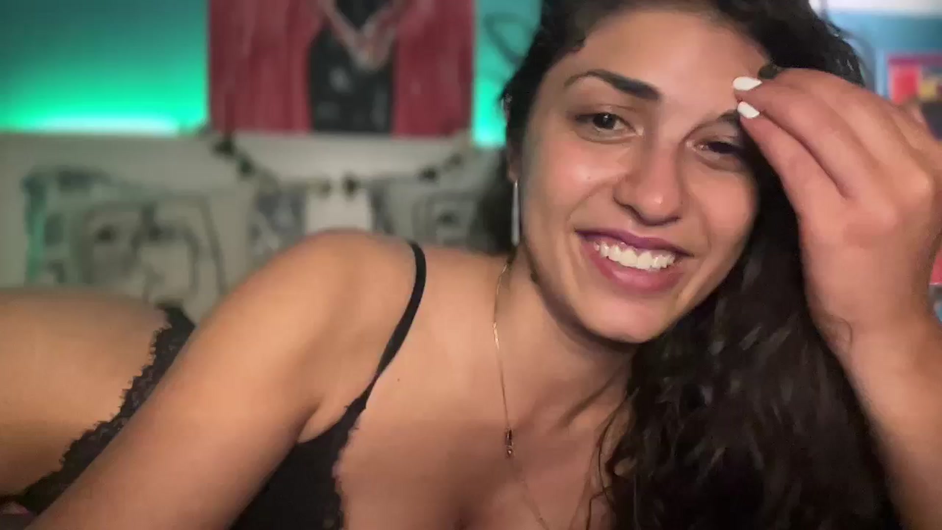 Gallery image thumbnail from MissArmenia's myfreecams stream on, 10/08/2023, 22:45 image 2 of 20