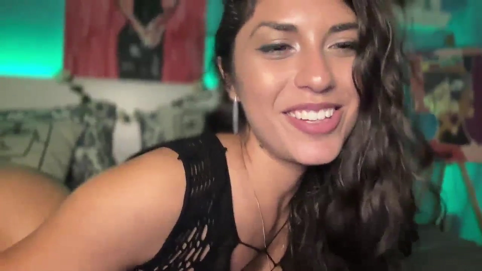 Gallery image thumbnail from MissArmenia's myfreecams stream on, 10/11/2023, 18:17 image 2 of 20