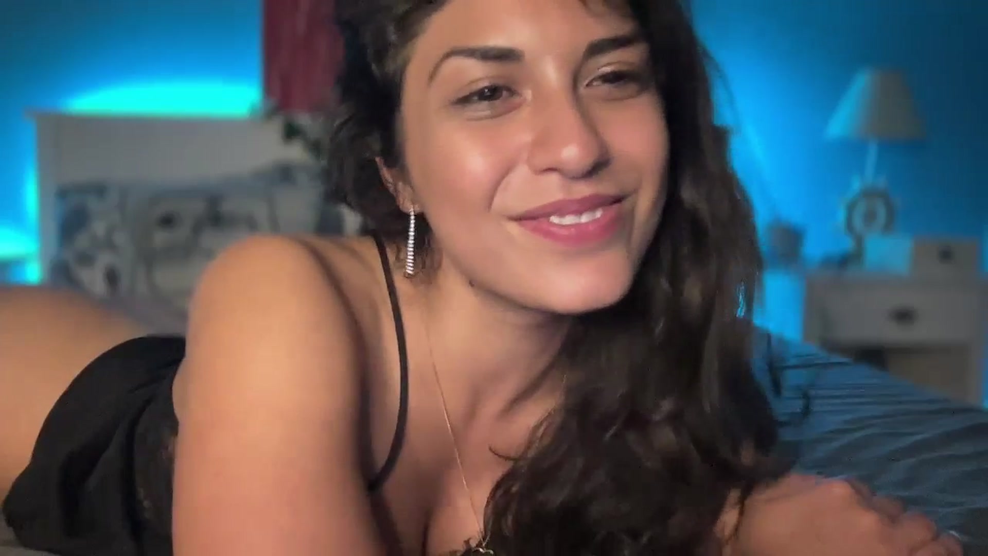 Gallery image thumbnail from MissArmenia's myfreecams stream on, 10/16/2023, 19:37 image 16 of 20