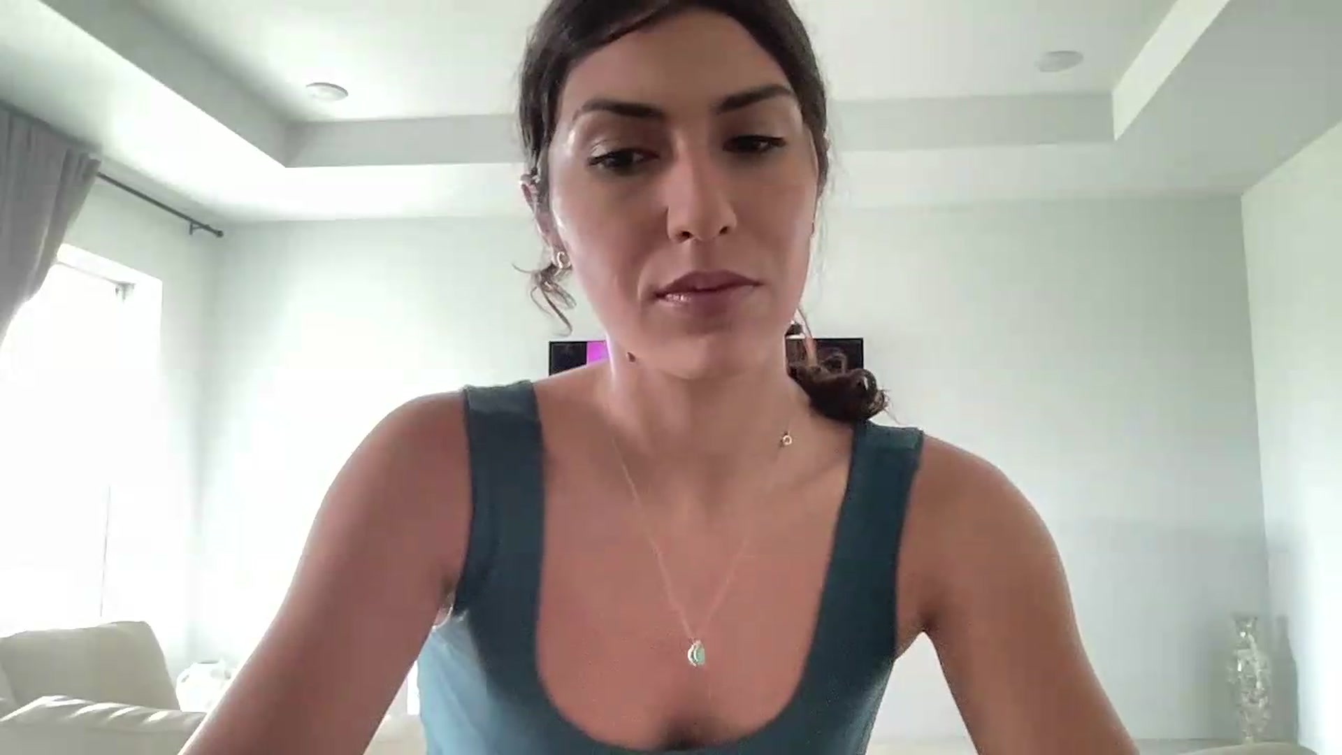 Gallery image thumbnail from MissArmenia's myfreecams stream on, 08/01/2026, 21:35 image 4 of 20