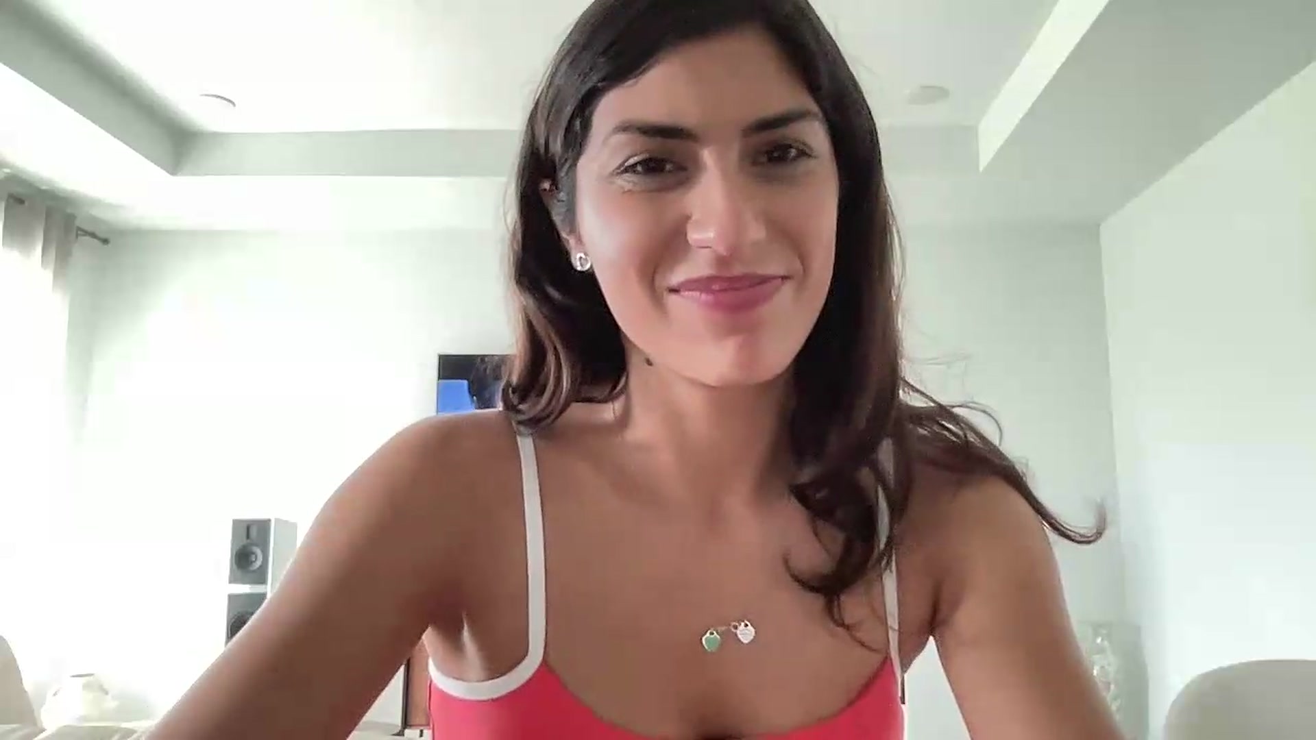 Gallery image thumbnail from MissArmenia's myfreecams stream on, 08/04/2026, 20:31 image 5 of 20