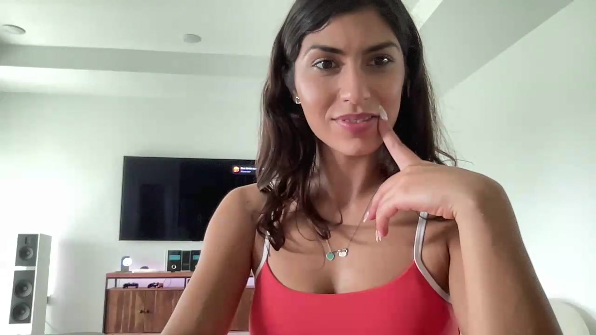 Gallery image thumbnail from MissArmenia's myfreecams stream on, 08/04/2026, 20:31 image 9 of 20