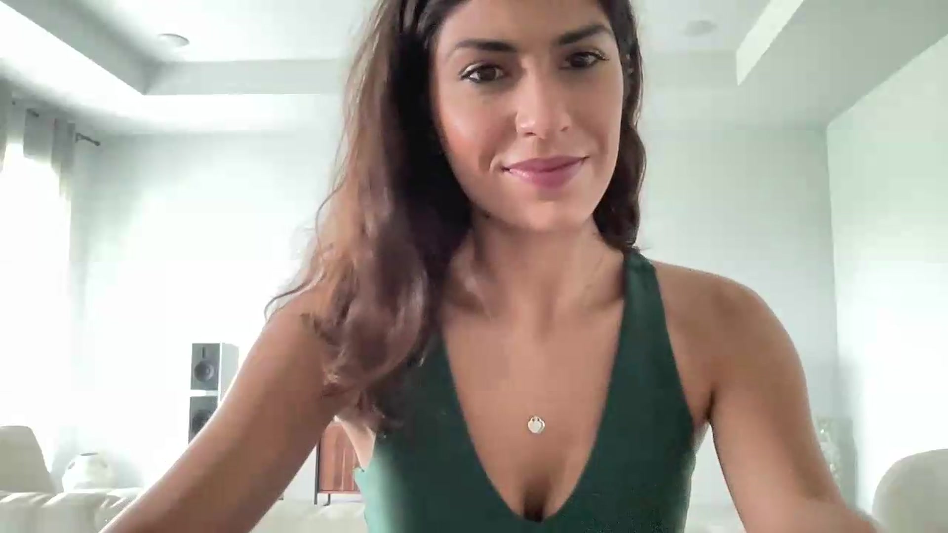 Gallery image thumbnail from MissArmenia's myfreecams stream on, 08/05/2026, 17:12 image 10 of 20
