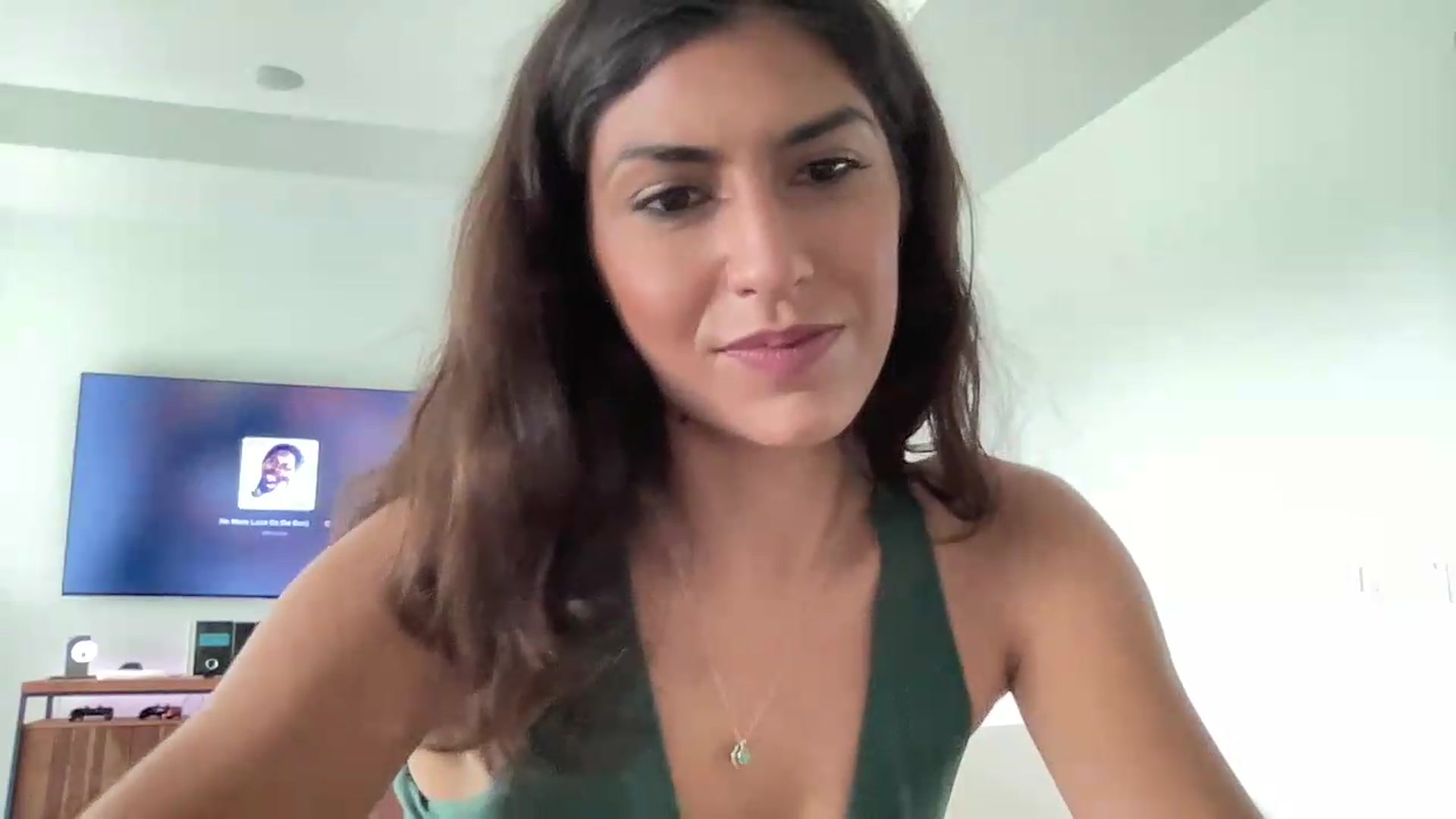 Gallery image thumbnail from MissArmenia's myfreecams stream on, 08/05/2026, 18:03 image 9 of 20