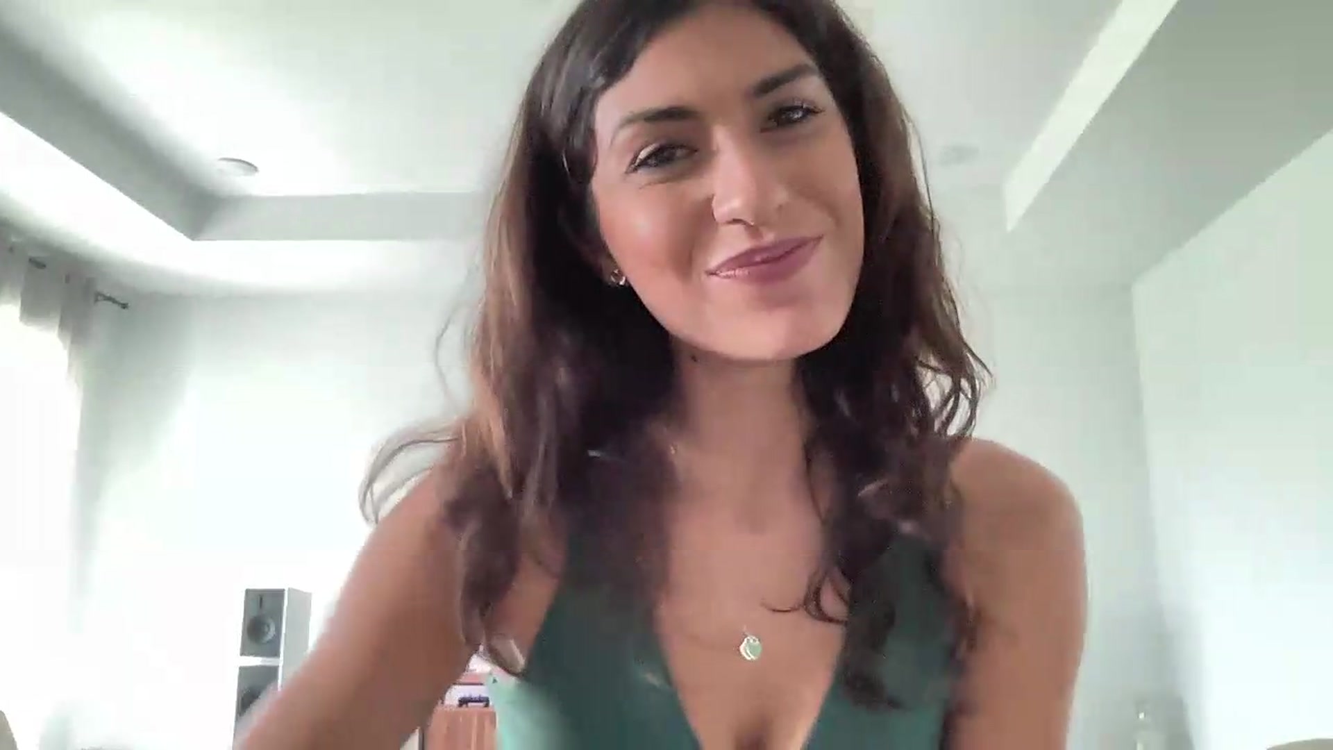 Gallery image thumbnail from MissArmenia's myfreecams stream on, 08/05/2026, 18:03 image 19 of 20