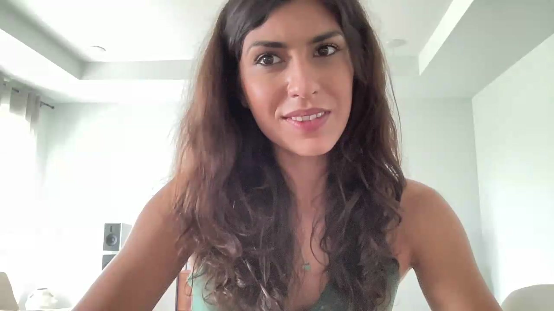Gallery image thumbnail from MissArmenia's myfreecams stream on, 08/05/2026, 18:56 image 13 of 20