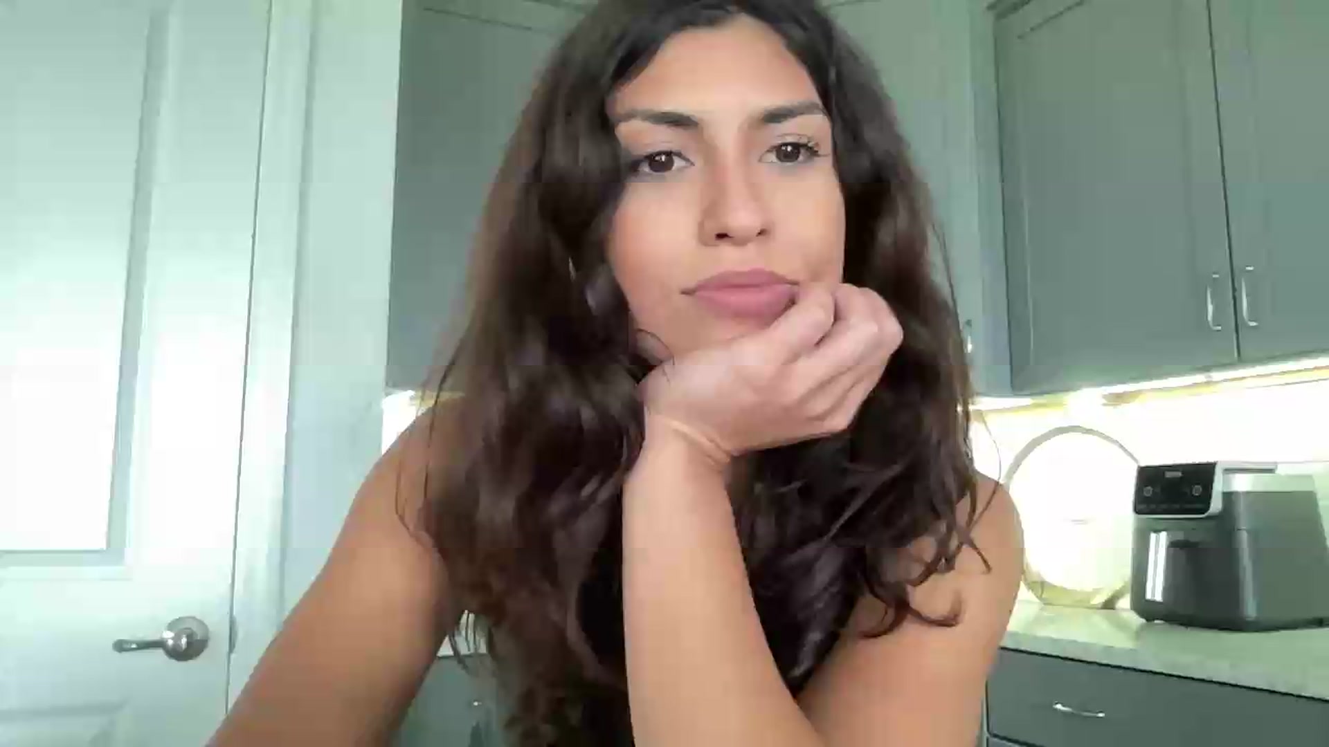 Gallery image thumbnail from MissArmenia's myfreecams stream on, 08/05/2026, 18:56 image 1 of 20