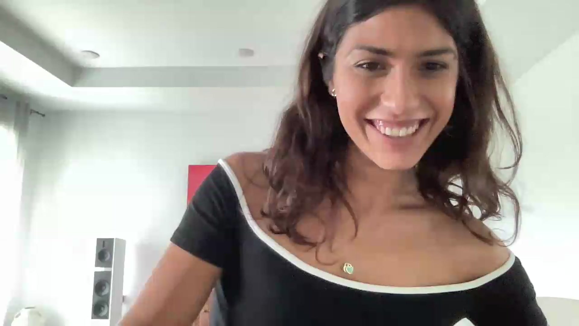 Gallery image thumbnail from MissArmenia's myfreecams stream on, 08/06/2026, 18:06 image 14 of 20