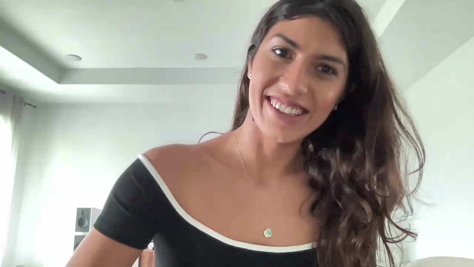Gallery image thumbnail from MissArmenia's myfreecams stream on, 08/06/2026, 18:06 image 16 of 20