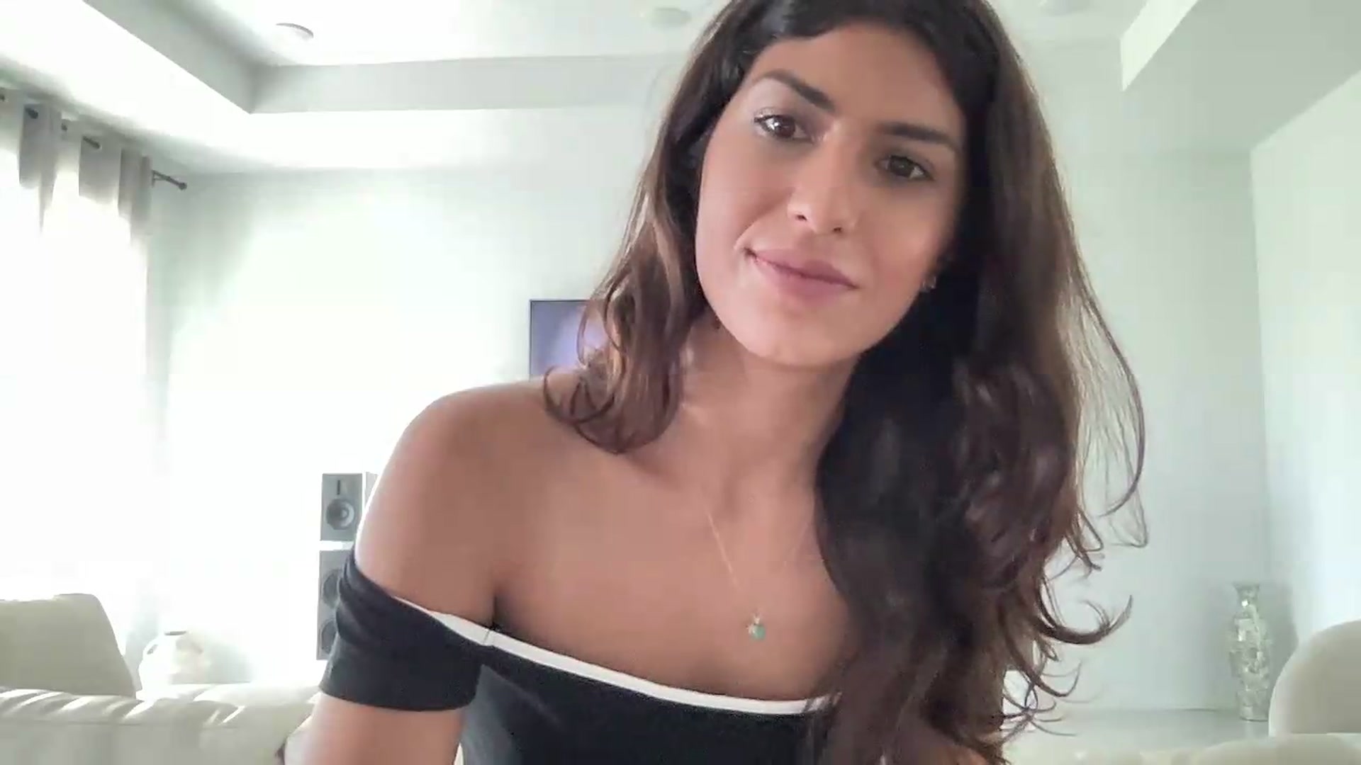 Gallery image thumbnail from MissArmenia's myfreecams stream on, 08/06/2026, 19:10 image 5 of 20