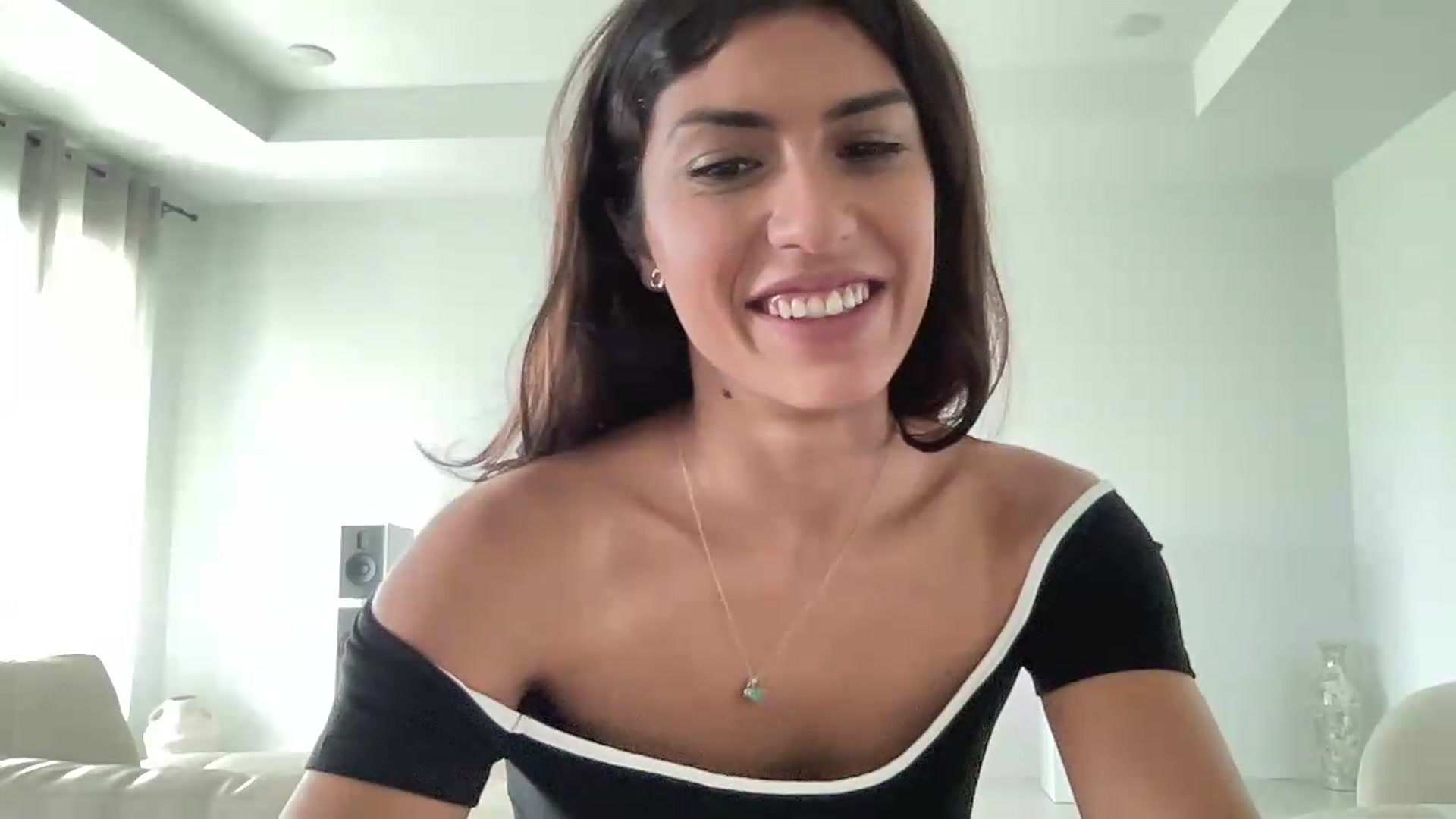Gallery image thumbnail from MissArmenia's myfreecams stream on, 08/06/2026, 19:10 image 7 of 20