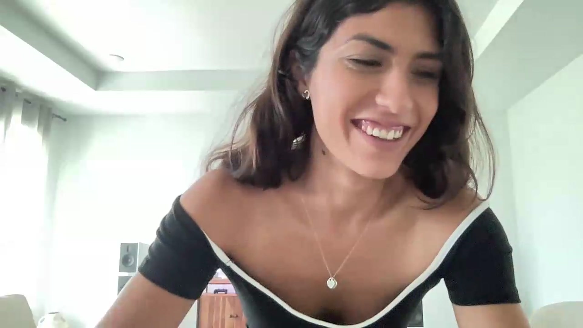 Gallery image thumbnail from MissArmenia's myfreecams stream on, 08/06/2026, 19:10 image 12 of 20