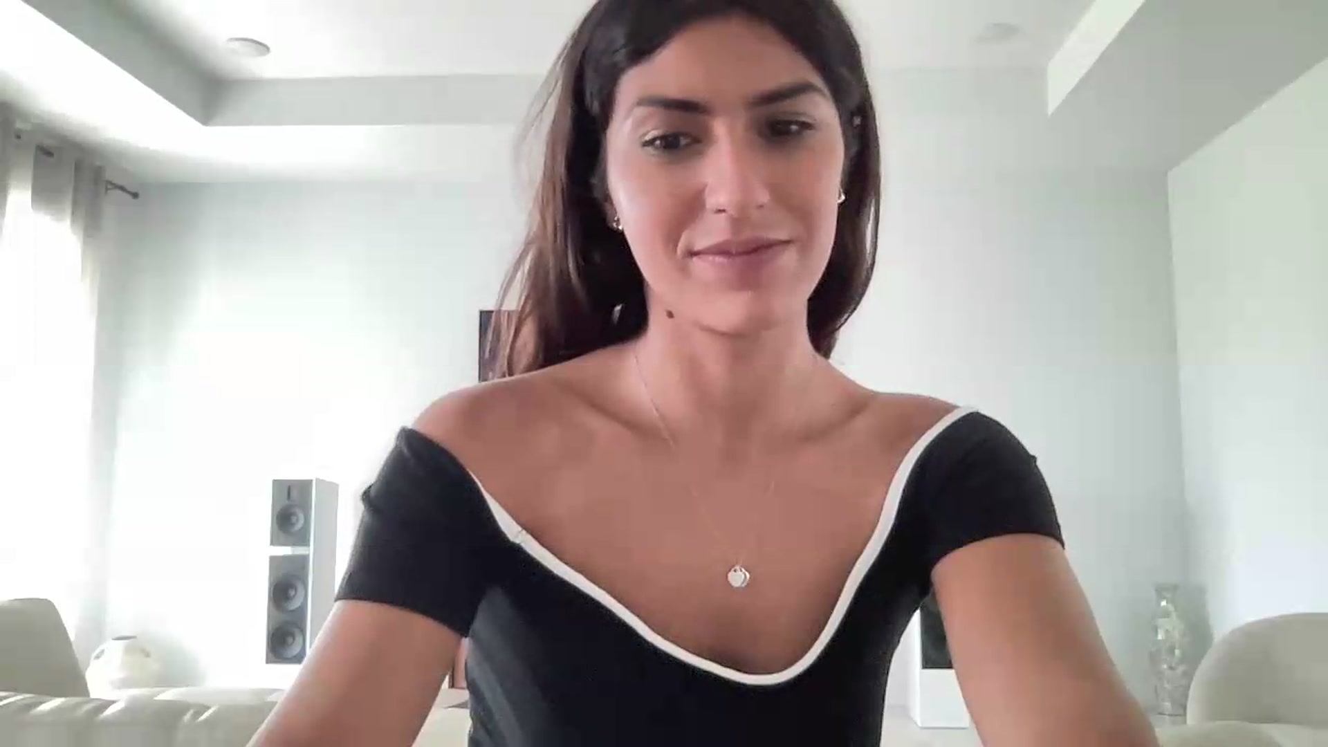 Gallery image thumbnail from MissArmenia's myfreecams stream on, 08/06/2026, 19:10 image 18 of 20